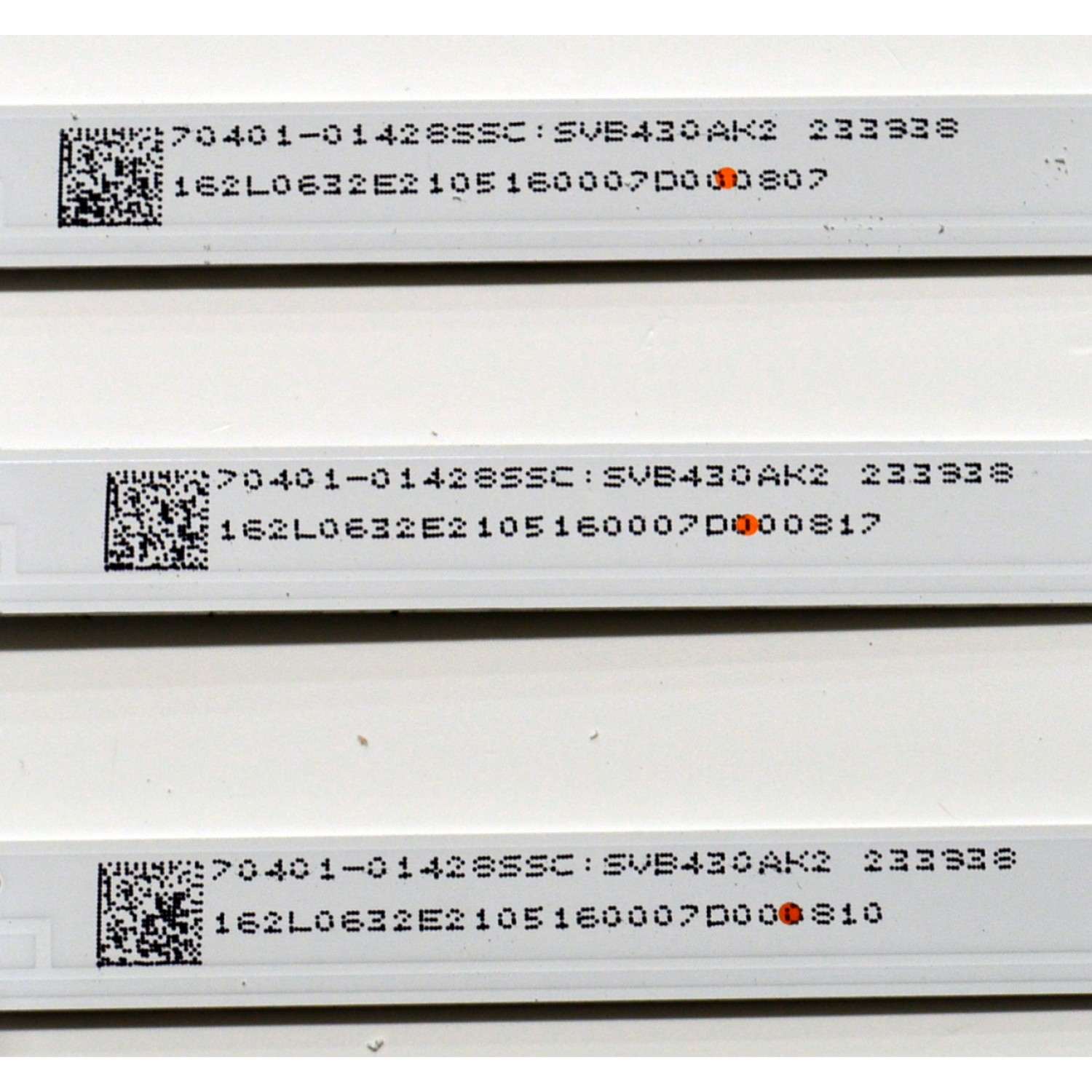 KIT DE LEDS ORIGINAL PARA TV SCEPTRE 3 PIEZAS / NUMERO DE PARTE F43JL6P3030030805Q / CRH-F43JL6P3030030805Q-REV1.0 / 70401-01428SSC / SVB430AK2 / 233928 / 162L0632E2105160007D / PANEL BOEA430WU1 / DISPLAY CC430LV1D / MODELO X437BV-FSRD / X437BV-FSRB - Imagen 2