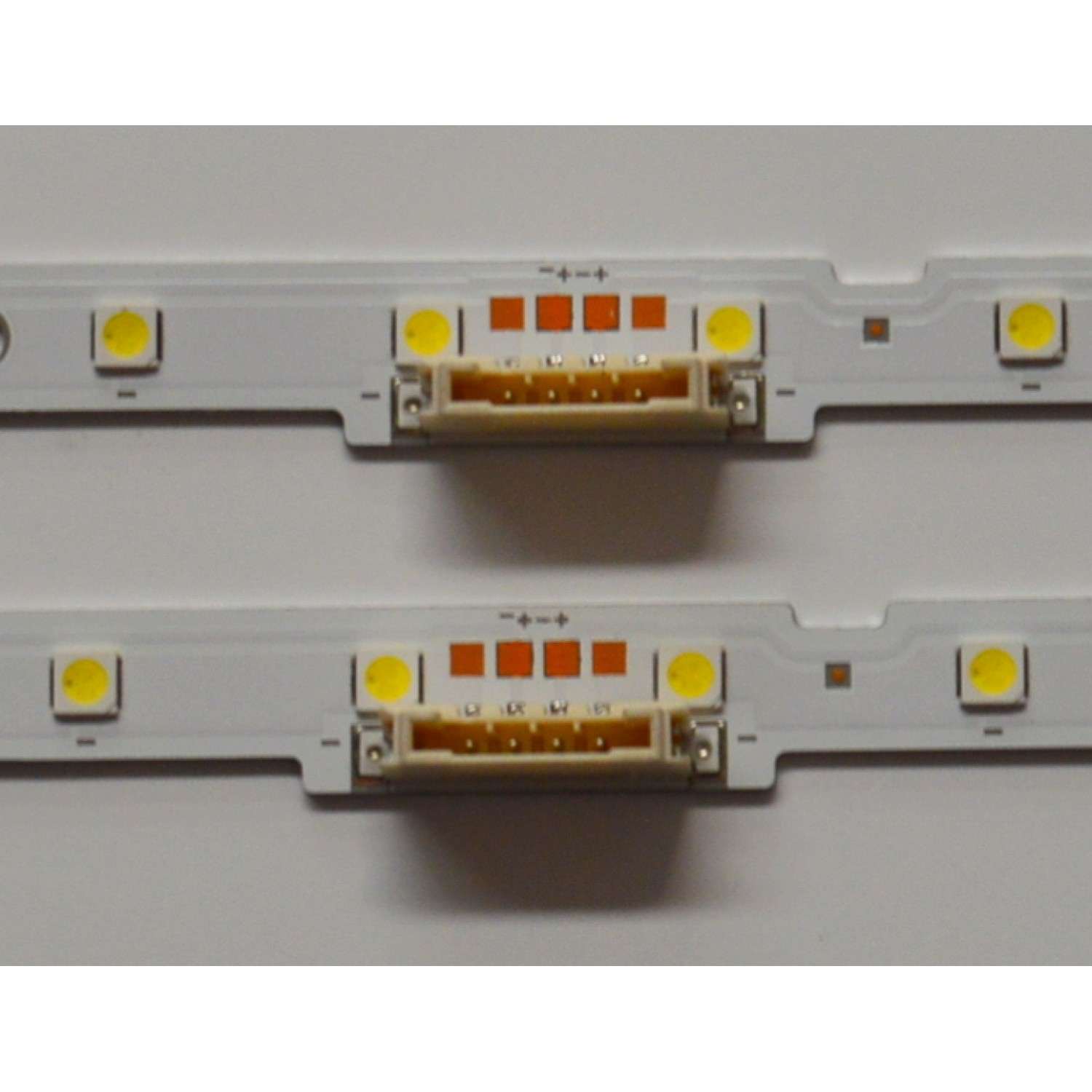 KIT DE LEDS ORIGINAL PARA TV SAMSUNG 2 PIEZAS / NUMERO DE PARTE BN96-45953B / LM41-00630A / 45953B / L1_NU7.1/7.3 / D9_CDM_S19(2) / R1.2_S1C_100 / PANEL CY-CN049HGLV2H / DISPLAY LSF490FN06-L02 / BN96-39044D / MODELO UN49NU6300FXZA / UN49NU6300FXZA FA01 - Imagen 2