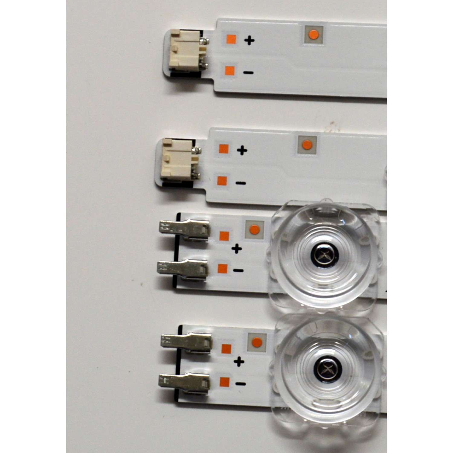 KIT DE LEDS ORIGINAL PARA TV SAMSUNG 4 PIEZAS / NUMERO DE PARTE BN96-58286A / BN96-58287A / DU7K_SVC550FK7_L / DU7K_SVC550FK7_R / TYPE_REV1.0_231102 / 58286A / 58287A / PANEL CY-BD055HGXV2H / DISPLAY LC550EQC (SP)(A3) / MODELO UN55DU7200BXZA WB01 - Imagen 4