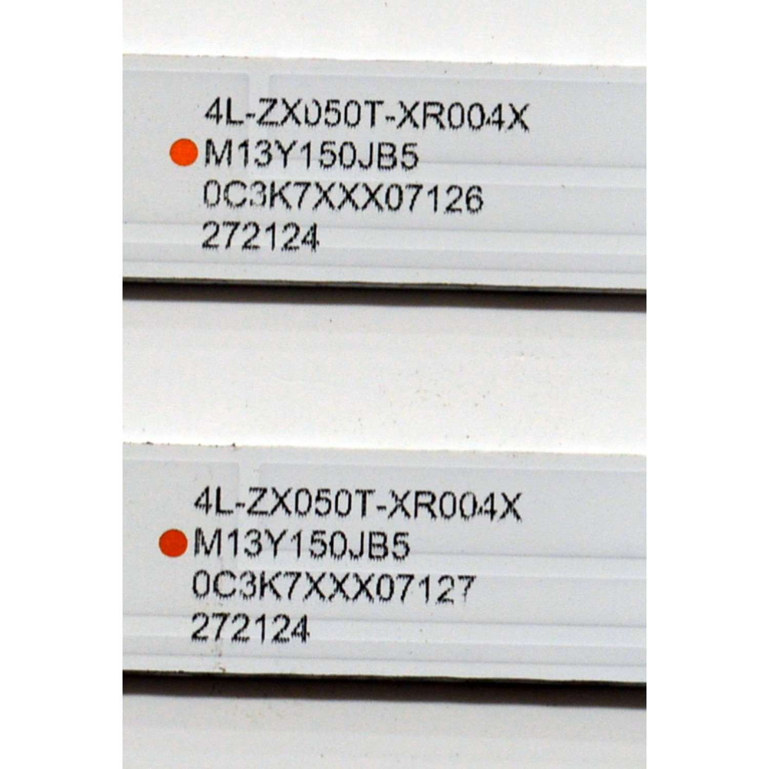 KIT DE LEDS ORIGINAL PARA TV KALLEY 2 PIEZAS / NUMERO DE PARTE CRH-AT50D3100303014023BHREV1.2 / 4L-ZX050T-XR004X / M13Y150JB5 / PANEL LVU500CHDX E0548 / DISPLAY CV500U2-L03 REV:01 / MODELO K-GTV50UHDQV2 - Imagen 4