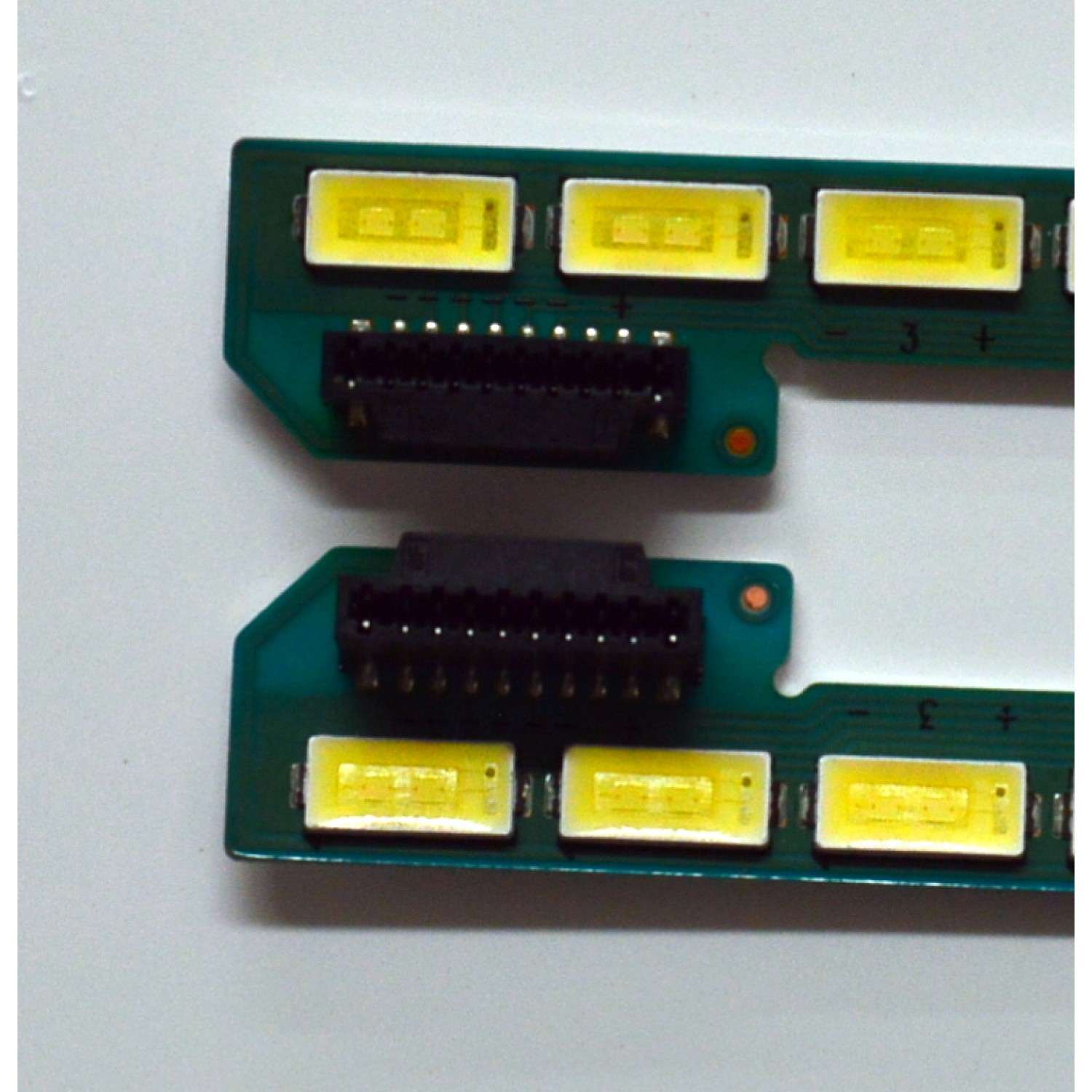 KIT DE LEDS ORIGINAL PARA TV LG 2 PIEZAS / NUMERO DE PARTE 6920L-0001C / 49" V14 ART TV REV 0.2 6 L-TYPE / PANEL LC490EQE (XG)(F2) / MODELO 49UB8500-UA / 49UB8500-UA.AUSWLJM - Imagen 3