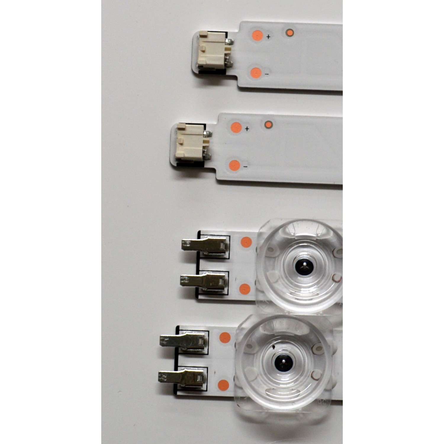KIT DE LEDS ORIGINAL PARA TV SAMSUNG 4 PIEZAS / NUMERO DE PARTE BN96-58282A / BN96-58283A / JL.D430E1330-408AL-M_V11 6.0 / JL.D430E1330-408AR-M_V11 6.0 / 58282A / 58283A / PANEL CY-BD043HGAV2H / DISPLAY T430QVN03.P / MODELO UN43DU7200DXZA AB06 - Imagen 7