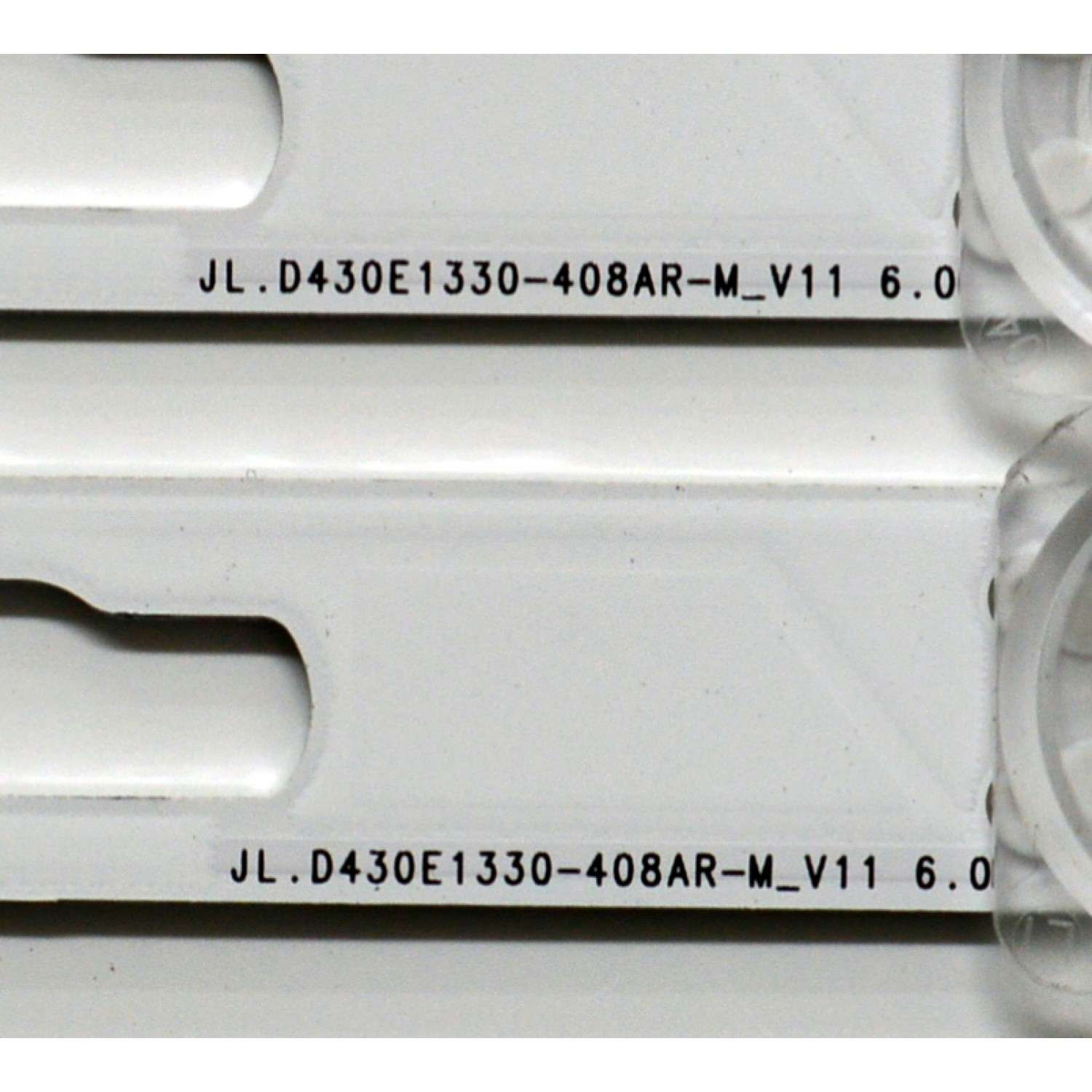 KIT DE LEDS ORIGINAL PARA TV SAMSUNG 4 PIEZAS / NUMERO DE PARTE BN96-58282A / BN96-58283A / JL.D430E1330-408AL-M_V11 6.0 / JL.D430E1330-408AR-M_V11 6.0 / 58282A / 58283A / PANEL CY-BD043HGAV2H / DISPLAY T430QVN03.P / MODELO UN43DU7200DXZA AB06 - Imagen 5