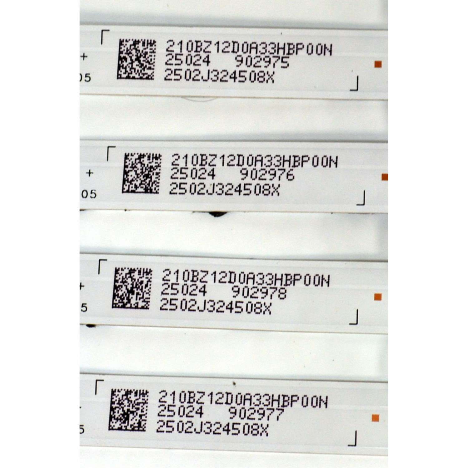 KIT DE LEDS ORIGINAL PARA TV ONN 4 PIEZAS / NUMERO DE PARTE 261501026700 / 07-65MS04-OD35-4X12-665X10X0.8 / 07-65MS04-0D35-4X12-665X10X0.8 / 210BZ12D0A33HBP00N / 2502J324508X / PANEL TPT650WR-QVN07.U / DISPLAY T650QVN07.9 / MODELO 100012587 65" - Imagen 3