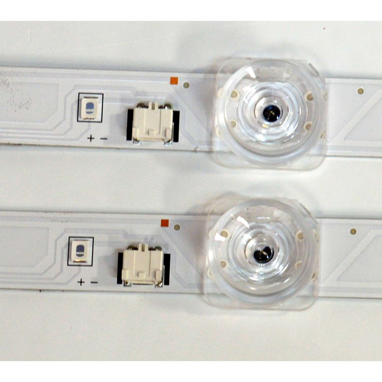 KIT DE LEDS ORIGINAL PARA TV SAMSUNG 2 PIEZAS / NUMERO DE PARTE BN96-60374A /LM41-01195A / C / L1_FU8K_E5 / CFM_S18(1) / R1.0_YB6_100_6PI / 60374A / PANEL CY-BF055HGXV8H / DISPLAY LC550EQC (SS)(A4) / MODELO UN55U8000FBXZA / UN55U8000FBXZA WD04 - Imagen 3