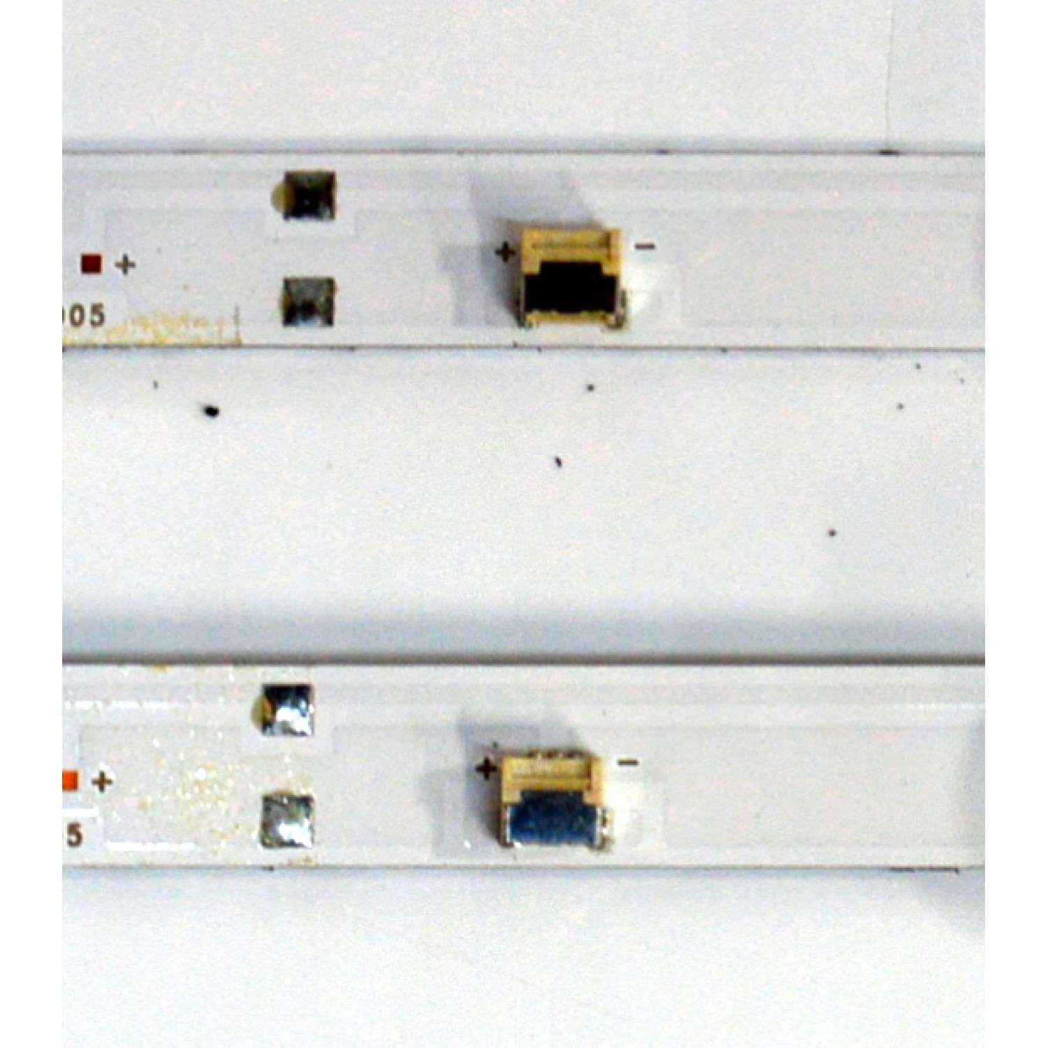 KIT DE LEDS ORIGINAL PARA TV ONN 2 PIEZAS / NUMERO DE PARTE LBM500M1301 / LBM500M1301-AEG-1 (HF)(0)(HR) / 210BZ13D0A33NBL00E / 24516 / 003937 / B003 / ZCA336 / PANEL TPT500WR-QVN04.U / DISPLAY T500QVN04.1 / MODELO 100012585 50" - Imagen 4
