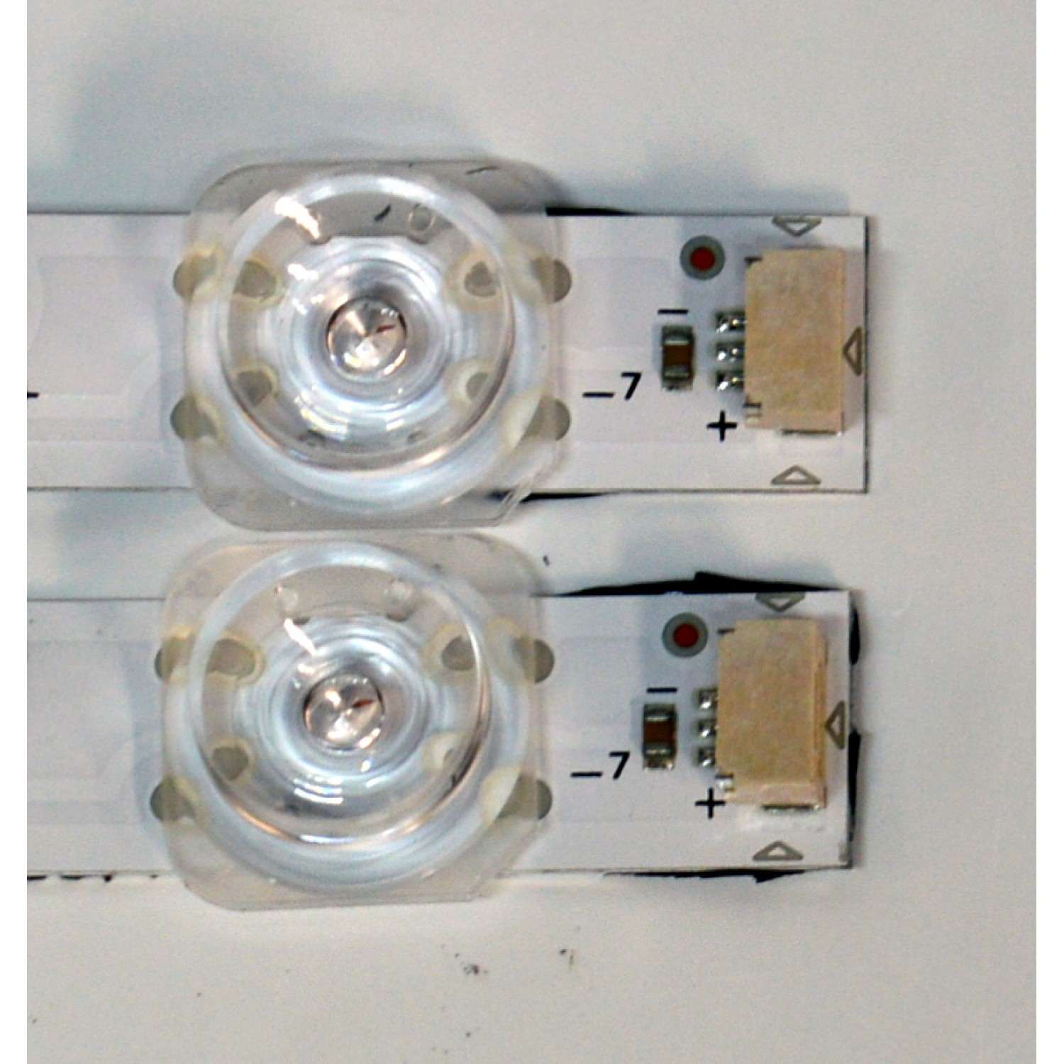 KIT DE LEDS ORIGINAL PARA TV TCL 4 PIEZAS / NUMERO DE PARTE 55HR330M07B5 V1 / 55HR332M12AH V0 / 55LJ / LL2AB09U1C / B0101-001545 / B0101-001544 / PANEL LVU550NDJL / DISPLAY ST5461D18-2 V2.1 / MODELO 55S571G / 55S551G - Imagen 7
