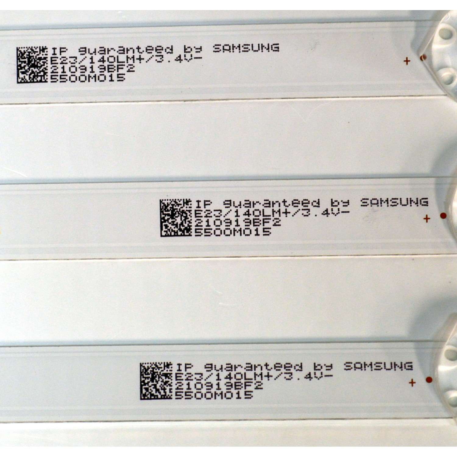 KIT DE LEDS ORIGINAL PARA TV RCA 3 PIEZAS / NUMERO DE PARTE 30355012001D / LED55D12A-ZC62AG-03D / 210919BF2 / 5500M015 / MODELO RTRU5529-CA - Imagen 3