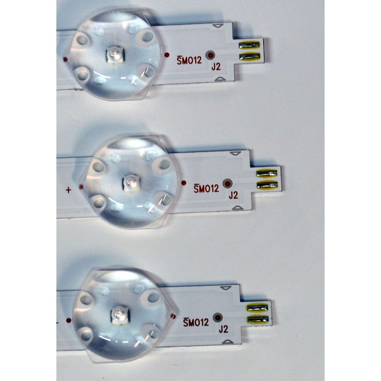 KIT DE LEDS ORIGINAL PARA TV RCA 3 PIEZAS / NUMERO DE PARTE 30355012001D / LED55D12A-ZC62AG-03D / 210919BF2 / 5500M015 / MODELO RTRU5529-CA - Imagen 2