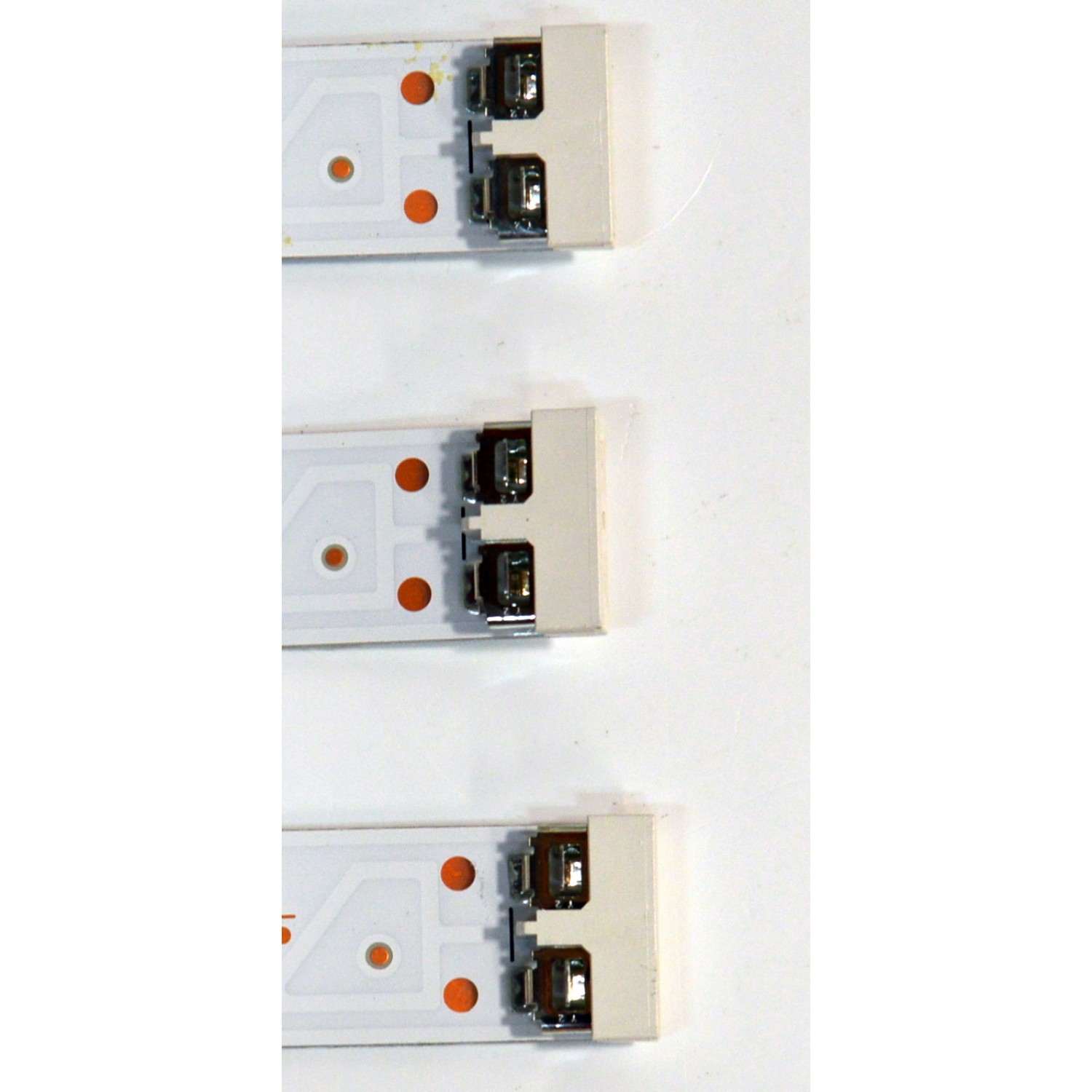 KIT DE LEDS ORIGINAL PARA TV SAMSUNG 6 PIEZAS / NUMERO DE PARTE BN96-60381A / BN96-60380A / JL.D750M1330-408CL-M_V13 5.0 / JL.D750M1330-408CR-M_V13 5.0 / 60381A / 60380A / PANEL CY-BF075HGHV8H / DISPLAY ST7461D03-9 V2.1 / MODELO UN75U8000FDXZA - Imagen 3