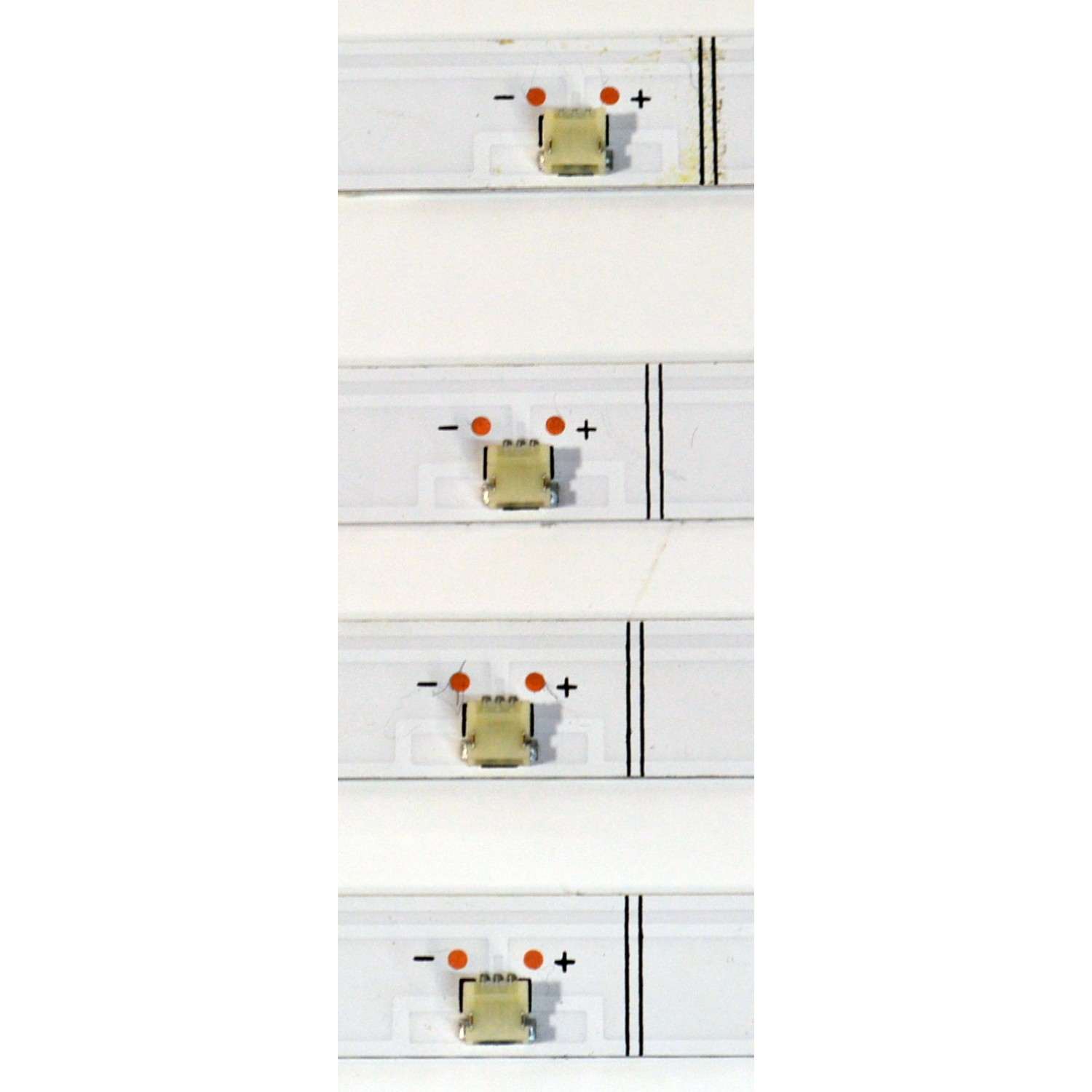 KIT DE LEDS ORIGINAL PARA TV VIZIO 4 PIEZAS / NUMERO DE PARTE JL.D550C1330-324AS-M / JL.D550C1330-324AS-M_V03 / 55F8 / 18BP2X2-9 / D250225 / 70401-02071  /PANEL BOEI550WQ1 / DISPLAY HV550QUB-F70 REV.2.0 / MODELO M55Q6-L4 / M55Q6-L4 LBVFN8KB - Imagen 4