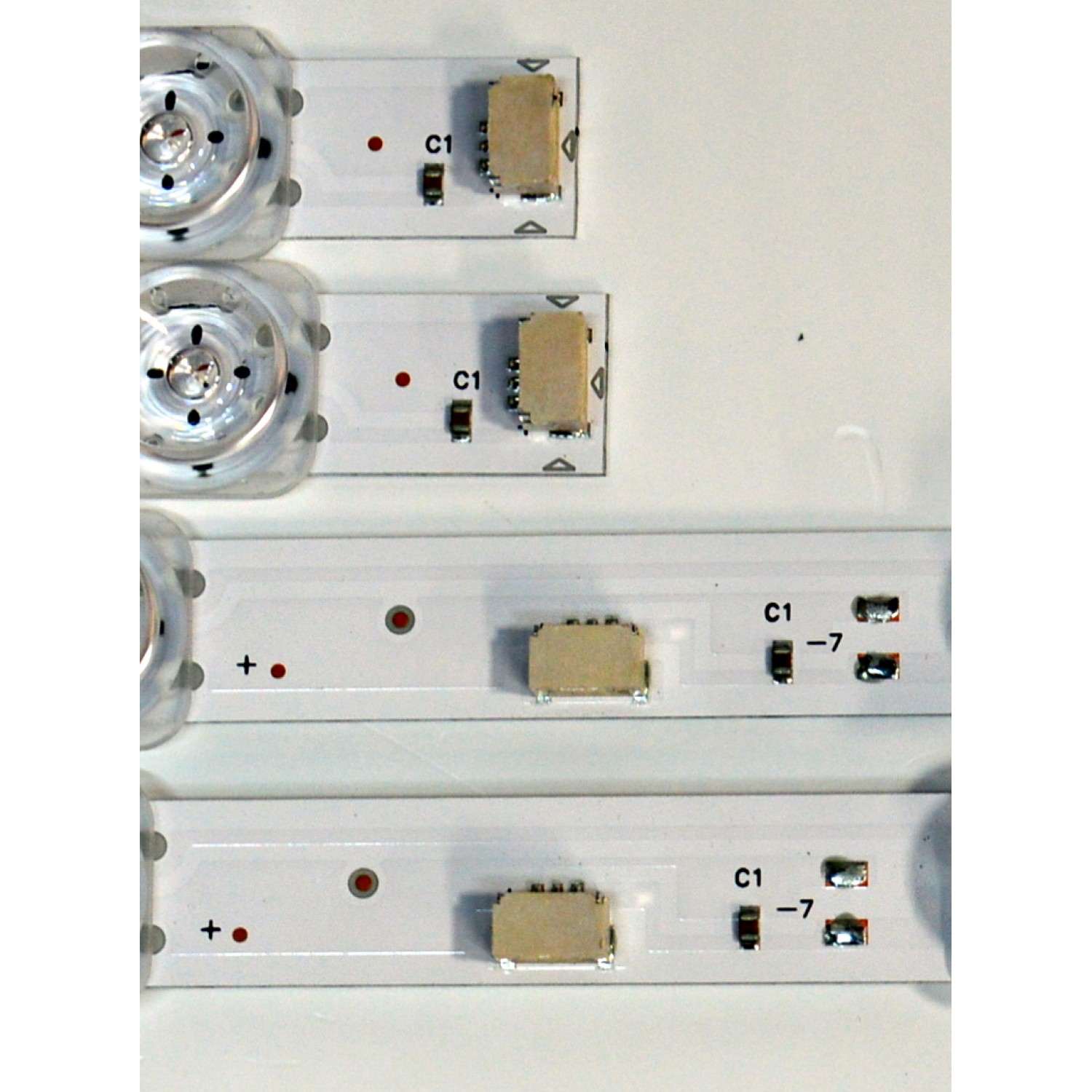 KIT DE LEDS ORIGINAL PARA TV TCL 4 PIEZAS / NUMERO DE PARTE 58HR332M12A1 / 58HR332M07B1 / 58HR332M12A1 V1-D09 / 58HR332M07B1 V1-D09 / HY-7000 (S) / 02VYJ / LK7A08U1C / N0101-000623-A00 / N0101-000624-A00 / DISPLAY CV580U3-L02 REV:01 / MODELO 58S571F - Imagen 3