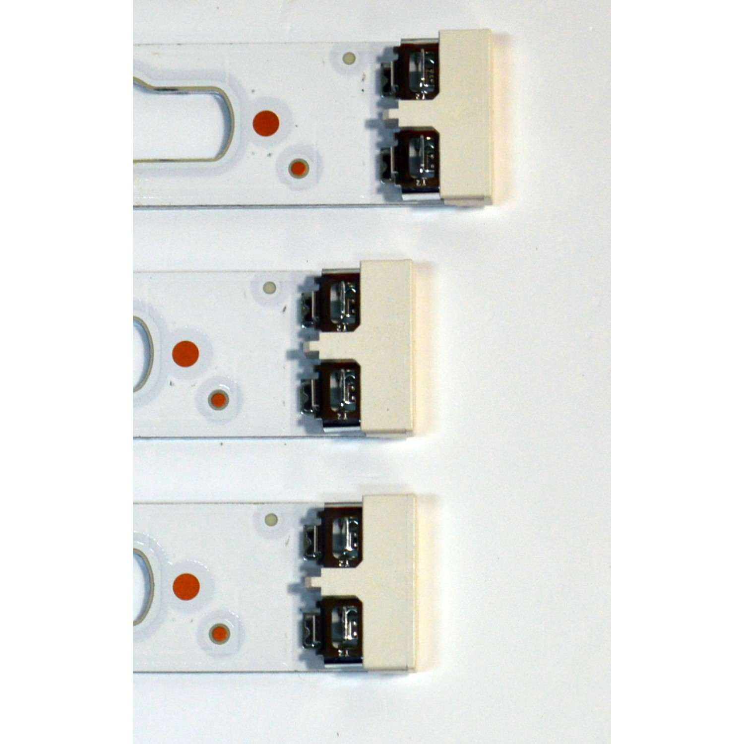 KIT DE LEDS ORIGINAL PARA TV SAMSUNG 6 PIEZAS / NUMERO DE PARTE BN96-50320A / BN96-50319A / 43RR00 / 43RL00 / 50320A / 50319A / MODELO UN43TU8000FXZA - Imagen 5