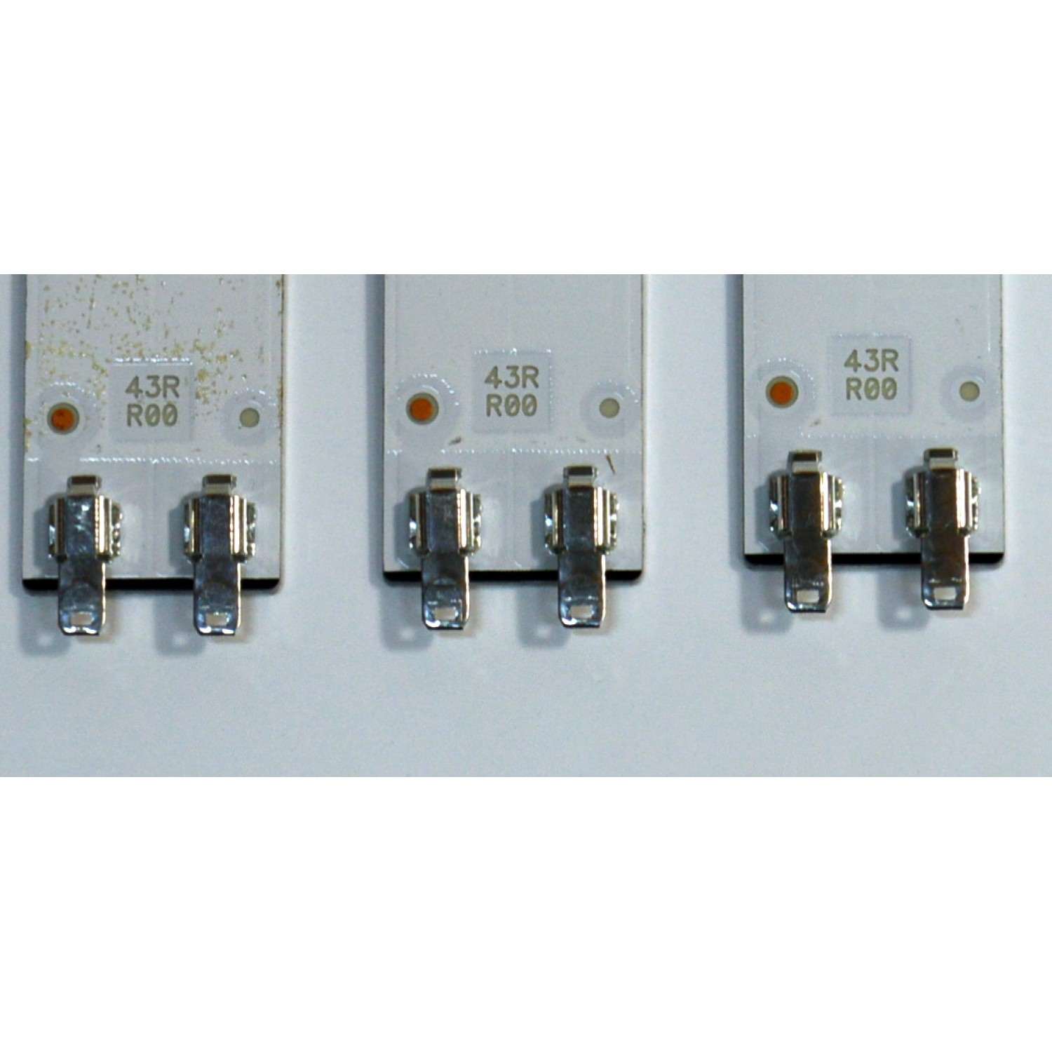 KIT DE LEDS ORIGINAL PARA TV SAMSUNG 6 PIEZAS / NUMERO DE PARTE BN96-50320A / BN96-50319A / 43RR00 / 43RL00 / 50320A / 50319A / MODELO UN43TU8000FXZA - Imagen 4