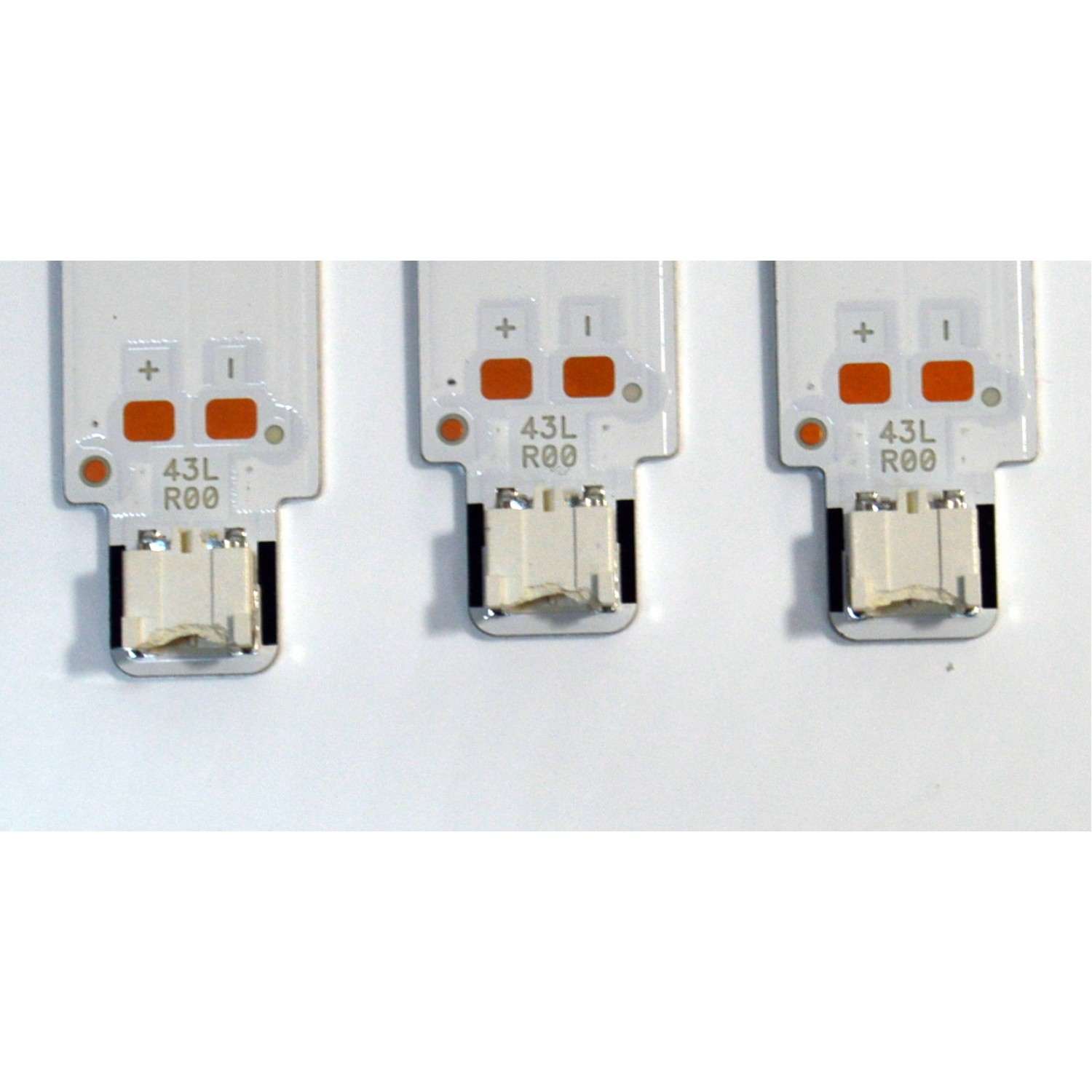 KIT DE LEDS ORIGINAL PARA TV SAMSUNG 6 PIEZAS / NUMERO DE PARTE BN96-50320A / BN96-50319A / 43RR00 / 43RL00 / 50320A / 50319A / MODELO UN43TU8000FXZA - Imagen 3
