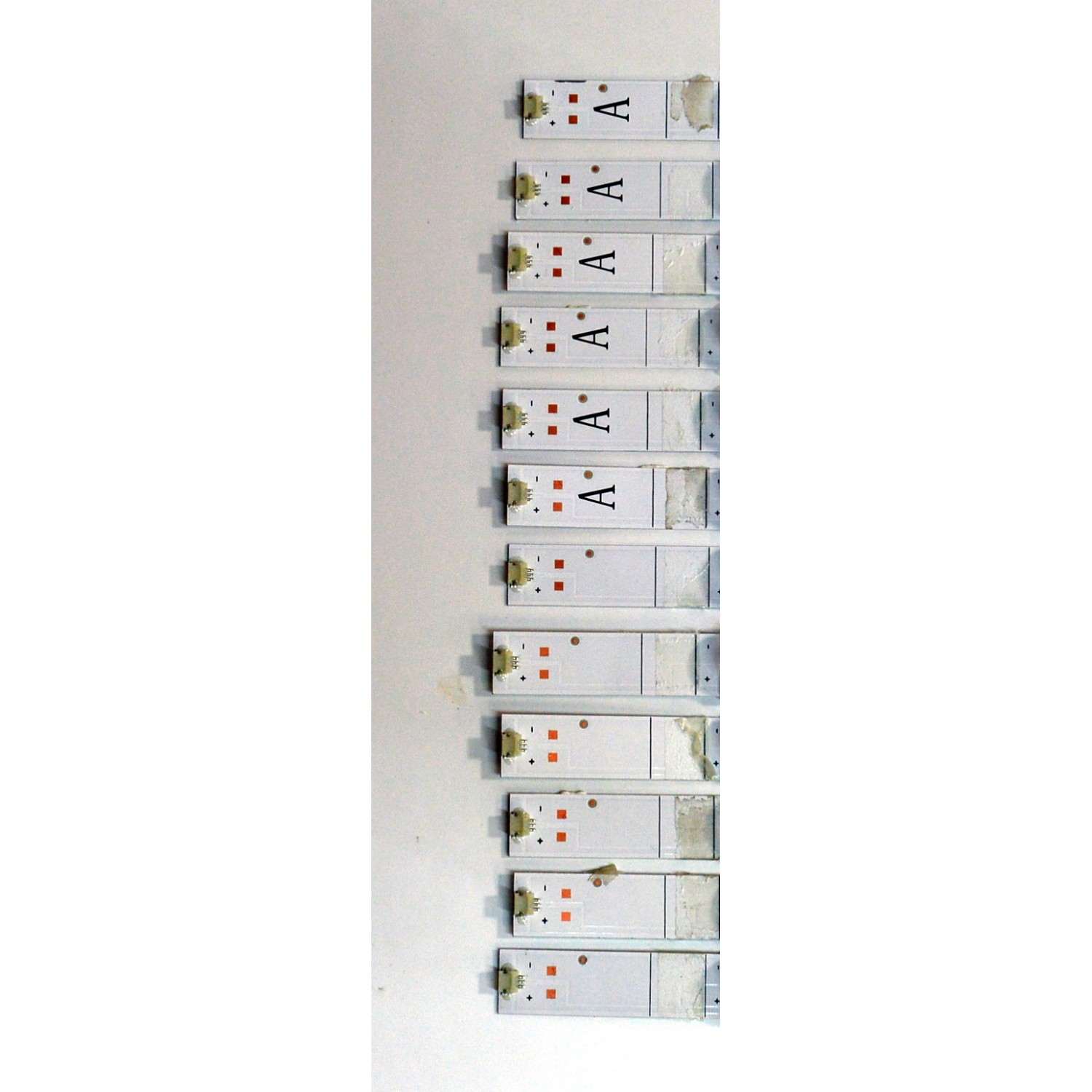 KIT DE LEDS ORIGINAL PARA TV VIZIO 12 PIEZAS / NUMERO DE PARTE 261501022641 / 261501022651 / 40-65C-SMC-D-OD22-12X7-685.5X14-0.8T-231109-G / 70401-01876BX / 70401-01875BX / PANEL BOEI650WQ1 / DISPLAY HV650QUB-F71 / MODELO M65Q6-L4 / M65Q6-L4 LBSFR7KA - Imagen 5