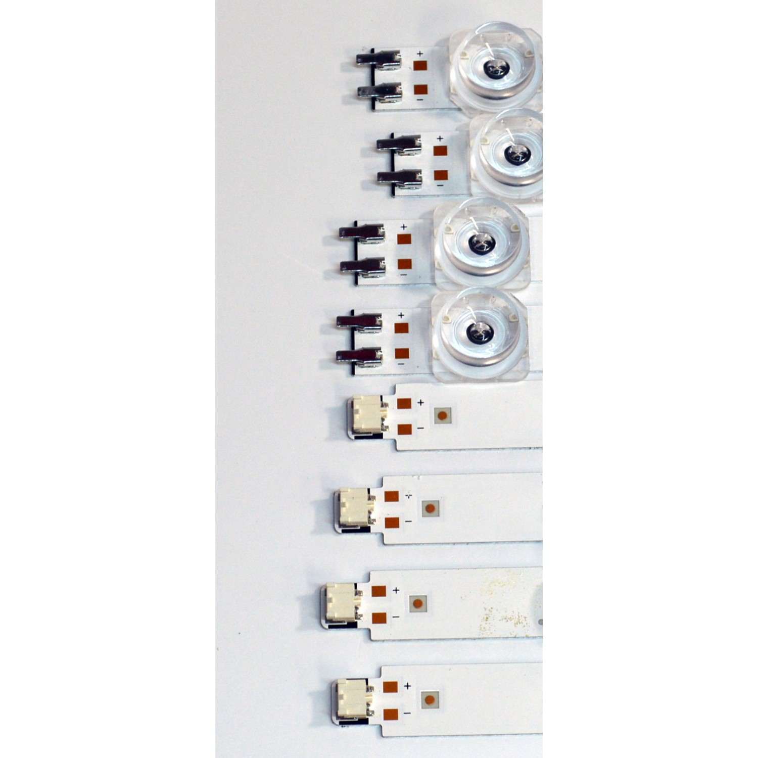 KIT DE LEDS ORIGINAL PARA TV SAMSUNG 8 PIEZAS / NUMERO DE PARTE BN96-58292A / BN96-58293A / LM41-01154A / LM41-01153A / L1_DU7K_G0_CFM_R9 (1) / L1_DU7K_G0_CFM_L7 (1) / R1.2_XBM_100_7.5Pi / PANEL CY-BD070HGSV2H / MODELO UN70U8000FBXZA GB02 - Imagen 7