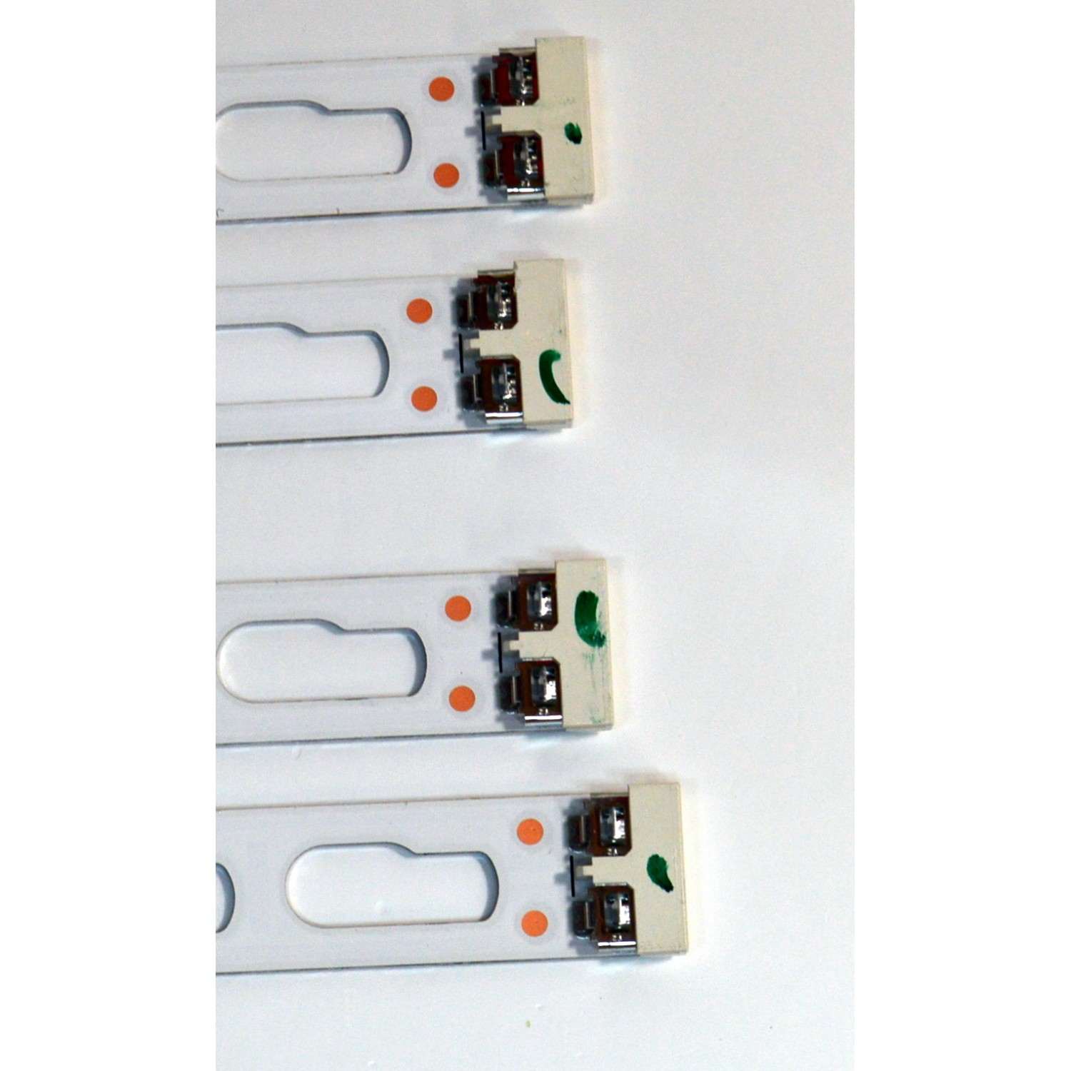 KIT DE LEDS ORIGINAL PARA TV SAMSUNG 8 PIEZAS / NUMERO DE PARTE BN96-58293A / BN96-58292A / JL.D700G1330-408AL-M_V09 6.5 / JL.D700G1330-408AR-M_V09 6.5 / PANEL CY-BD070HGDV1H / DISPLAY JE695R3HE1K / BN96-54406A / MODELO UN70DU6900DXZA / UN70DU7200DXZA - Imagen 3