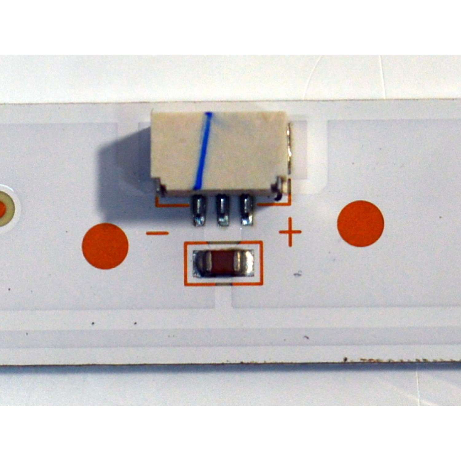 LED ORIGINAL PARA TV TCL 1 PIEZA / NUMERO DE PARTE GIC32LB43 / GIC32LB43_3030F2.1D_V1.3_20220422 / B0101-001061 / PANEL LVW320NDLL / DISPLAY CV320H2-L02 REV:02 / MODELO 32S331 - Imagen 2