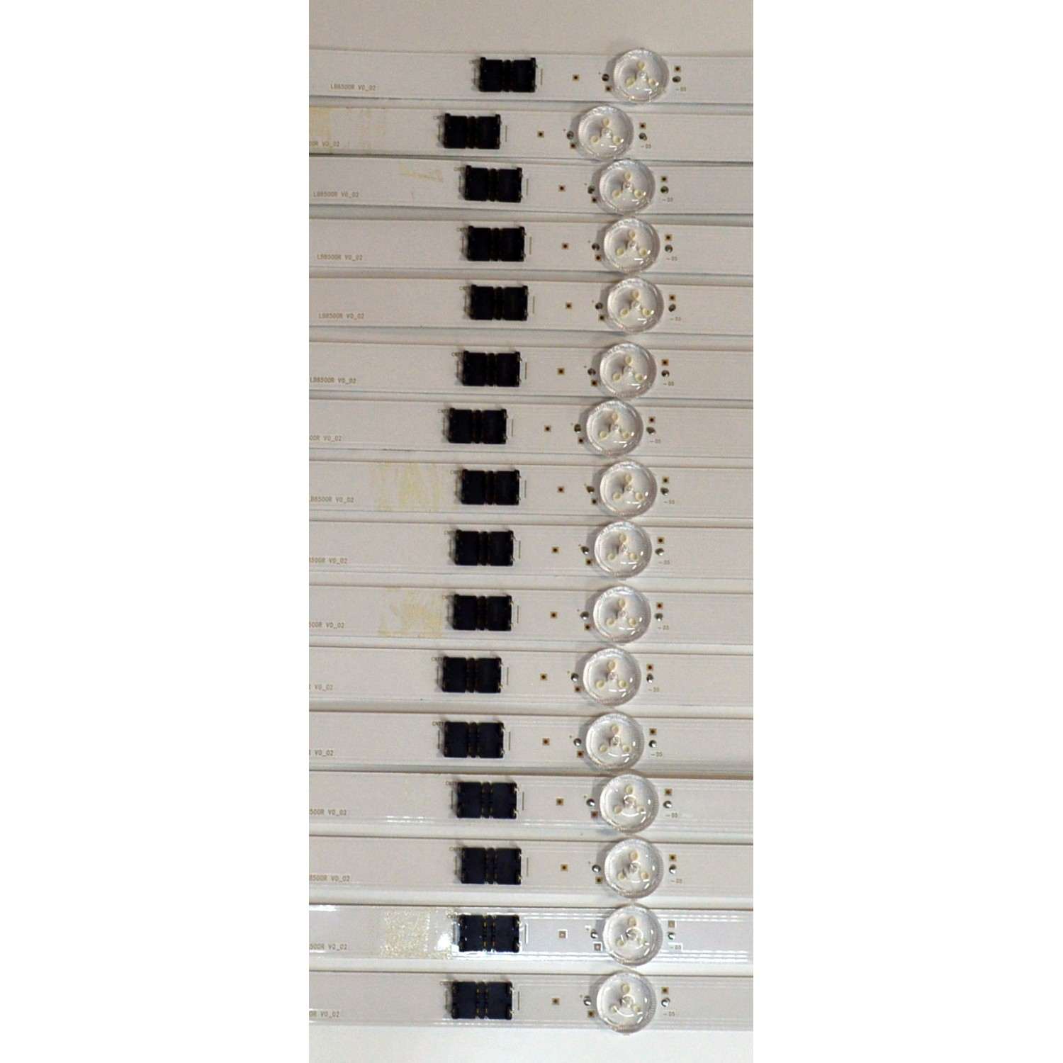 KIT DE LEDS ORIGINAL PARA TV SONY 16 PIEZAS / NUMERO DE PARTE LB8500R / LB8500R V0_02 / 8500R00002 / PANEL YLEM085CCU11 / DISPLAY T850QVN04.9 / MODELO K-85S30C / K85S30C - Imagen 4