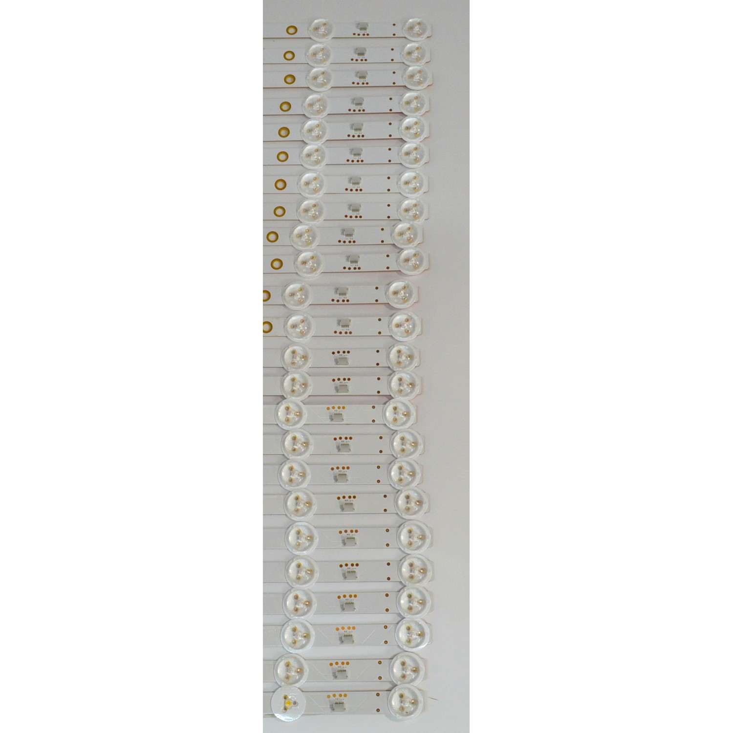 KIT DE LEDS ORIGINAL PARA TV VIZIO 24 PIEZAS / NUMERO DE PARTE SVA750A14 / SVA750A14_3535_12LED_REV03_R_161110 / SVA750A14_3535_12LED_REV03_L_161110 / 58.75S0H.E04 / 58.75S0H.E03 / PY64132B / PY64131B / MODELO M75-E1 / M75-E1 LTMAEMMU / V755-J04 - Imagen 4