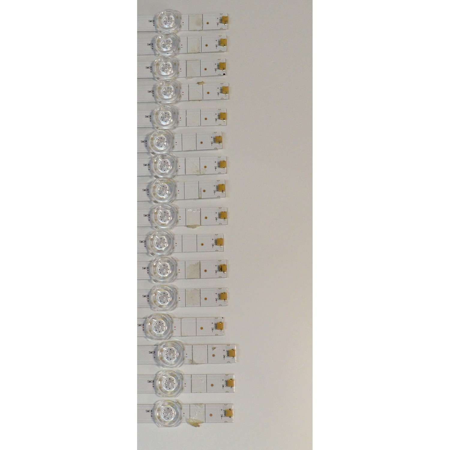 KIT DE LEDS ORIGINAL PARA TV VIZIO 16 PIEZAS / NUMERO DE PARTE 303HX860005D / HFSX86D08-ZC42AG-04D / 70401-01862 / 240324DC02 / HX860M02 / DISPLAY HF860QUB-F20 / MODELO V4K86C-0804 / V4K86C-0804 LBV1U3JA - Imagen 4