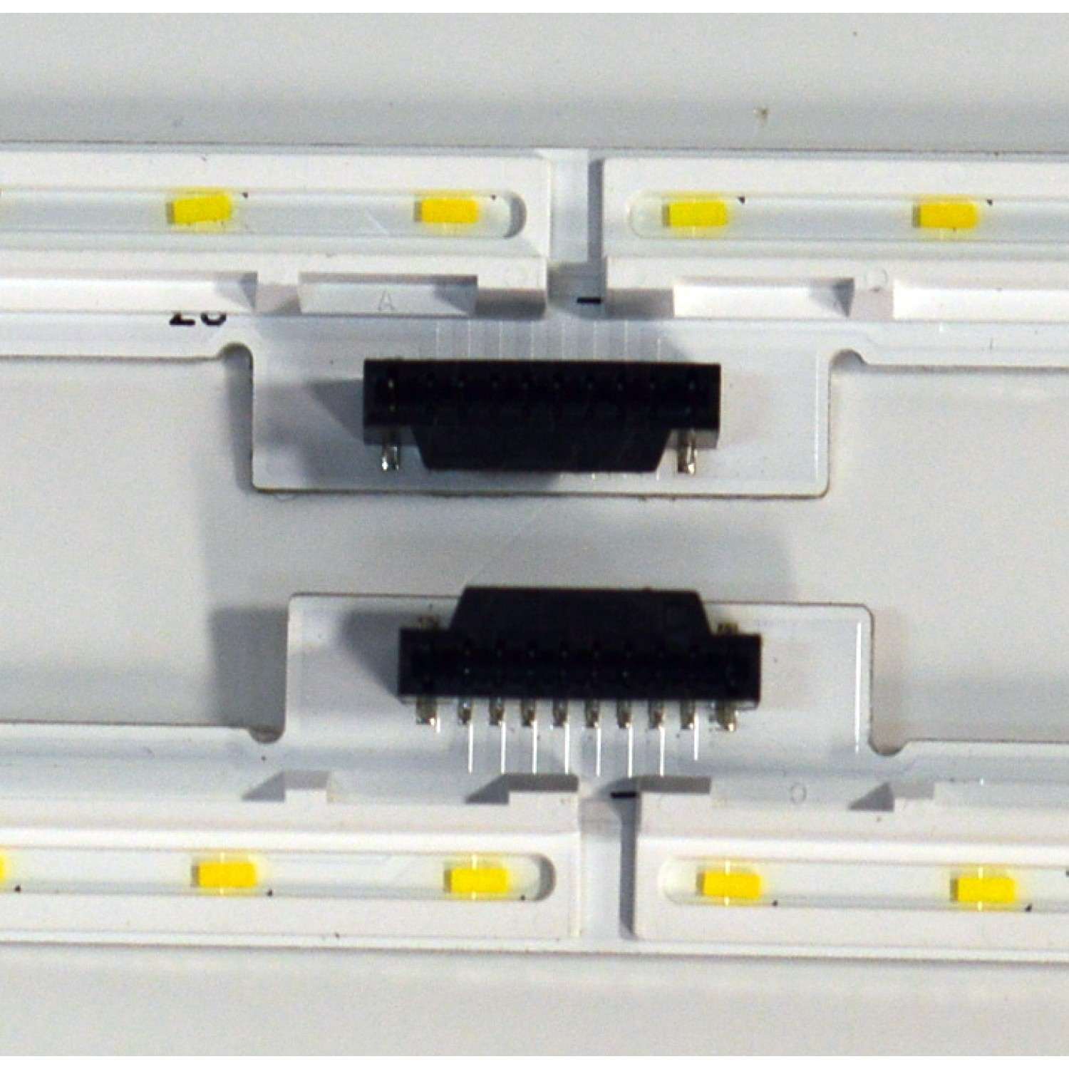 KIT DE LEDS ORIGINAL PARA TV LG 2 PIEZAS / NUMERO DE PARTE SSC_Y23_65UR90_CS0T_90LED / SSC_Y23_65UR90_CS0T_90LED_A BAR_REV01_230412 / SSC_Y23_65UR90_CS0T_90LED_B BAR_REV01_230412 / PANEL NC650EQG-VCMH1 / DISPLAY ST6451D06-2 / MODELO 65UA7500ZUA.BUSFLKR - Imagen 4
