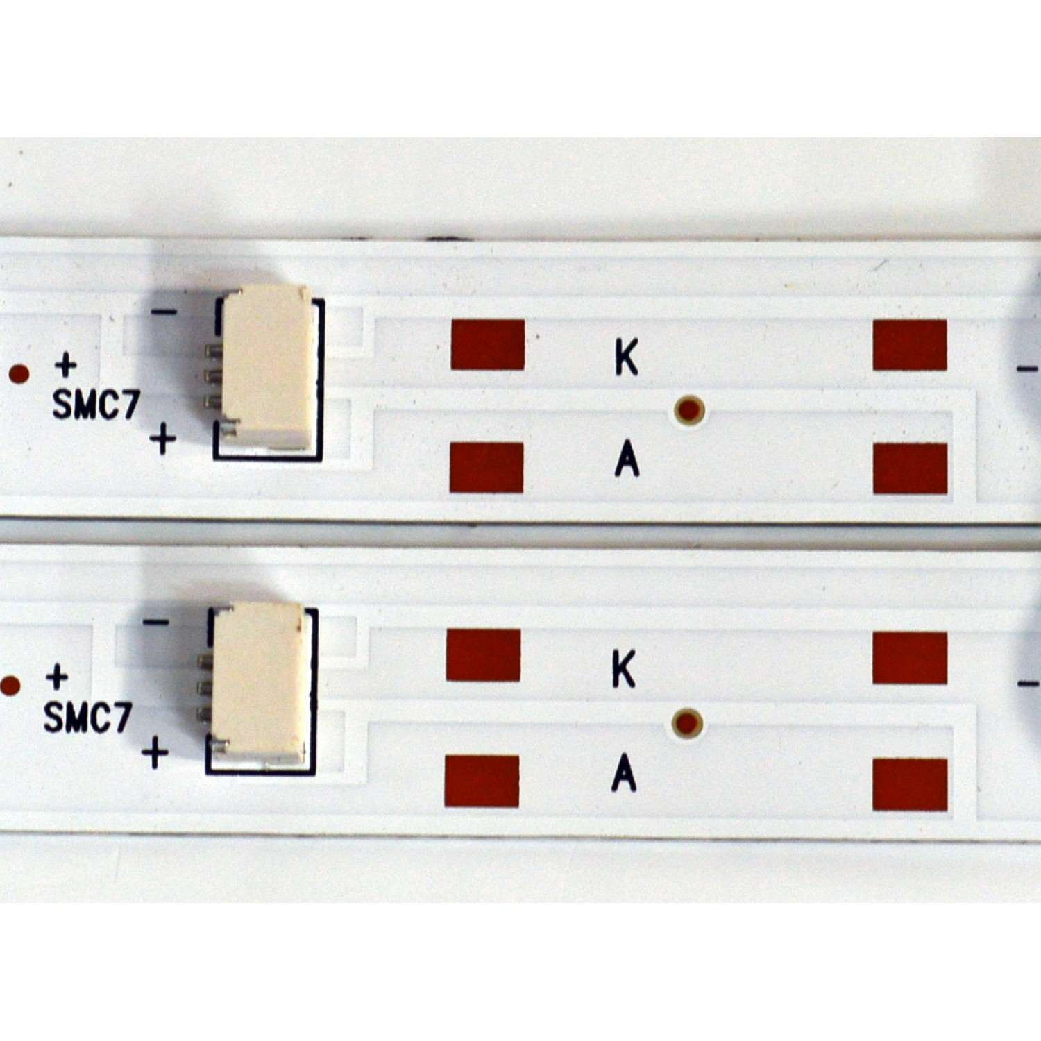 KIT DE LEDS ORIGINAL PARA TV PHILIPS 2 PIEZAS / NUMERO DE PARTE 303TC500045D / TCL50D14-ZC42AG-08D / 2300023175 / AL-ZX050T-ZC003X / 240830BB07 / TC500M44 / PANEL LVU500CHDX E0728 / DISPLAY CV500U5-L04 REV:02 / MODELO 50PUL7552/F7 - Imagen 4