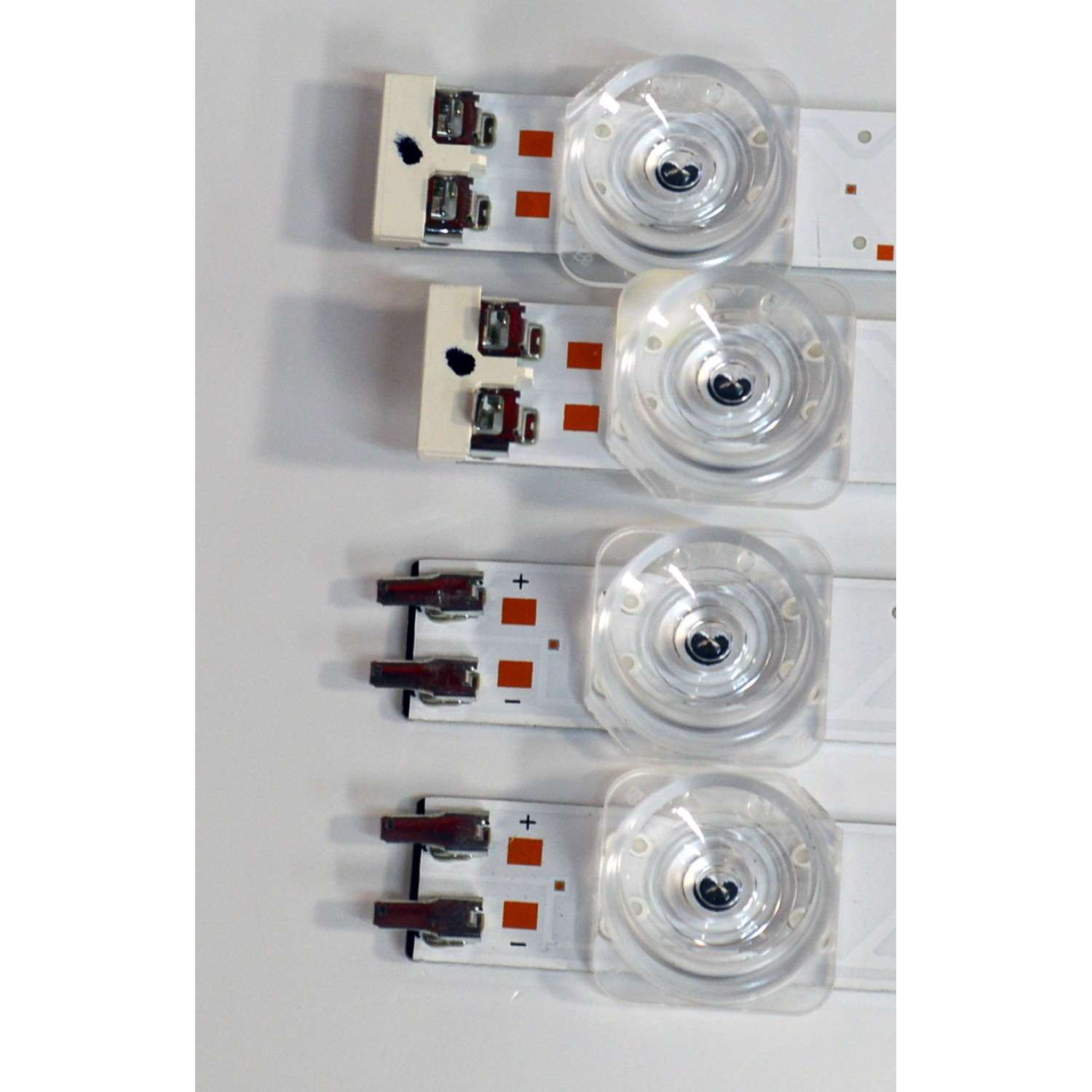 KIT DE LEDS ORIGINAL PARA TV SAMSUNG 4 PIEZAS / NUMERO DE PARTE BN96-60377A / BN96-60376A / LM41-01198A / LM41-01199A / L1_FU8K_F5 / CFM_R14(1) /R1.0_YBD_100_6Pi / L1_FU8K / L13(1)_R1.0 / 60377A / 60376A / PANEL CY-BF065HGSV7H / MODELO UN65U8000FDXZA - Imagen 2