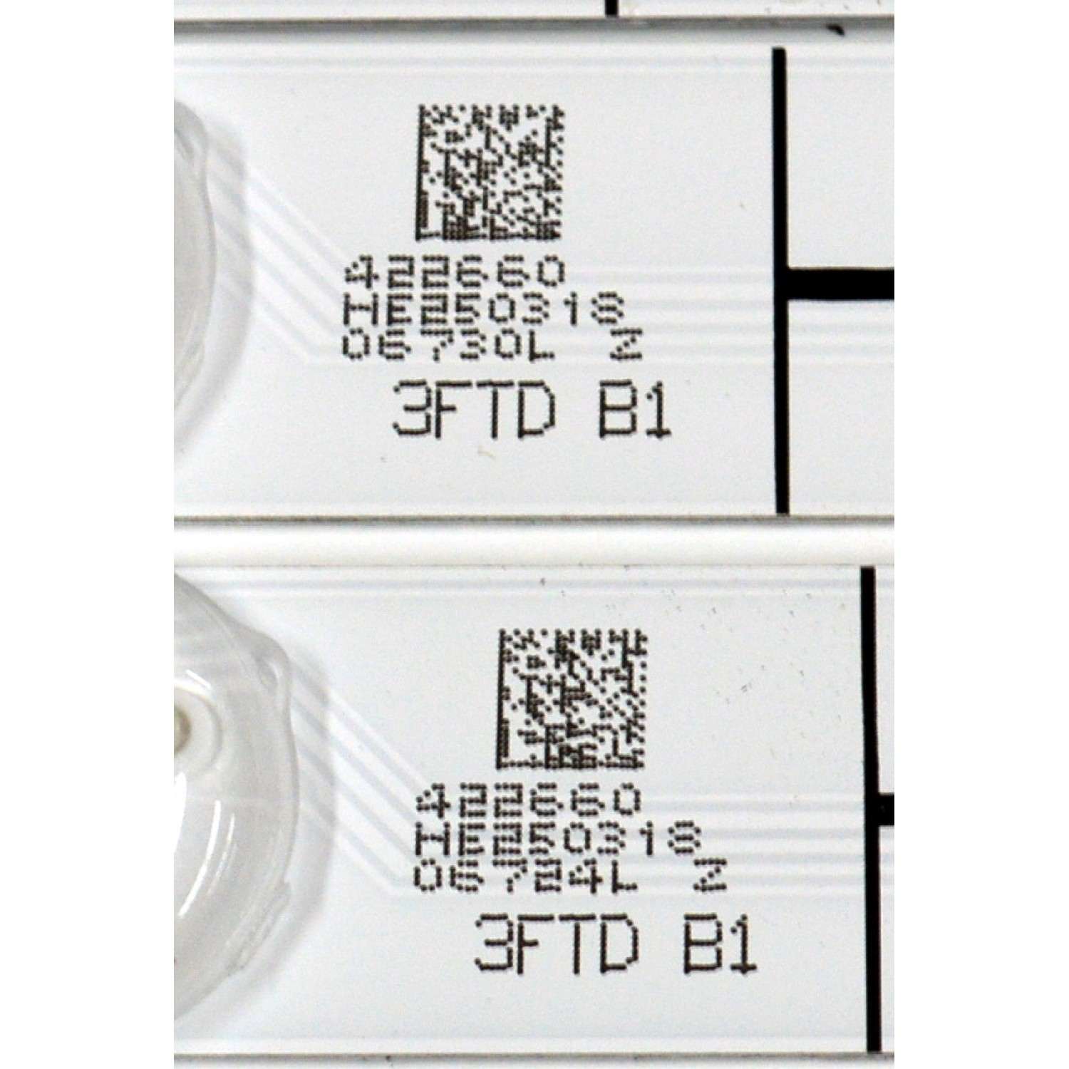 KIT DE LEDS ORIGINAL PARA TV HISENSE 32 PIEZAS / NUMERO DE PARTE LB10003.0 / HD100J3U61-TAL4 / 2025020601 / RSAG7.820.53158/ROH VER.A / 422660 / HE250318 / PANEL HD100J3U61-TBL4 / DISPLAY PTA00GT03-1 VER.1.0 / MODELO 100U65QFC - Imagen 2