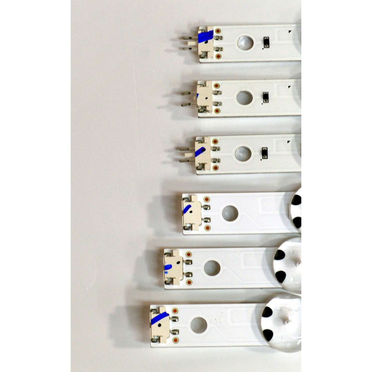 KIT DE LEDS ORIGINAL PARA TV LG 6 PIEZAS / NUMERO DE PARTE EAV65092301 / EAV65092201 / SSC_Y25_OD30_65UA75_BOE_B_S / SSC_Y25_OD30_65UA75_BOE_A_RE04_240517 / PANEL  NC650DQG-ABPH1 / DISPLAY HV650QUB-F7E / MODELO 65UA7500ZUA / 65UA7500PSA - Imagen 5