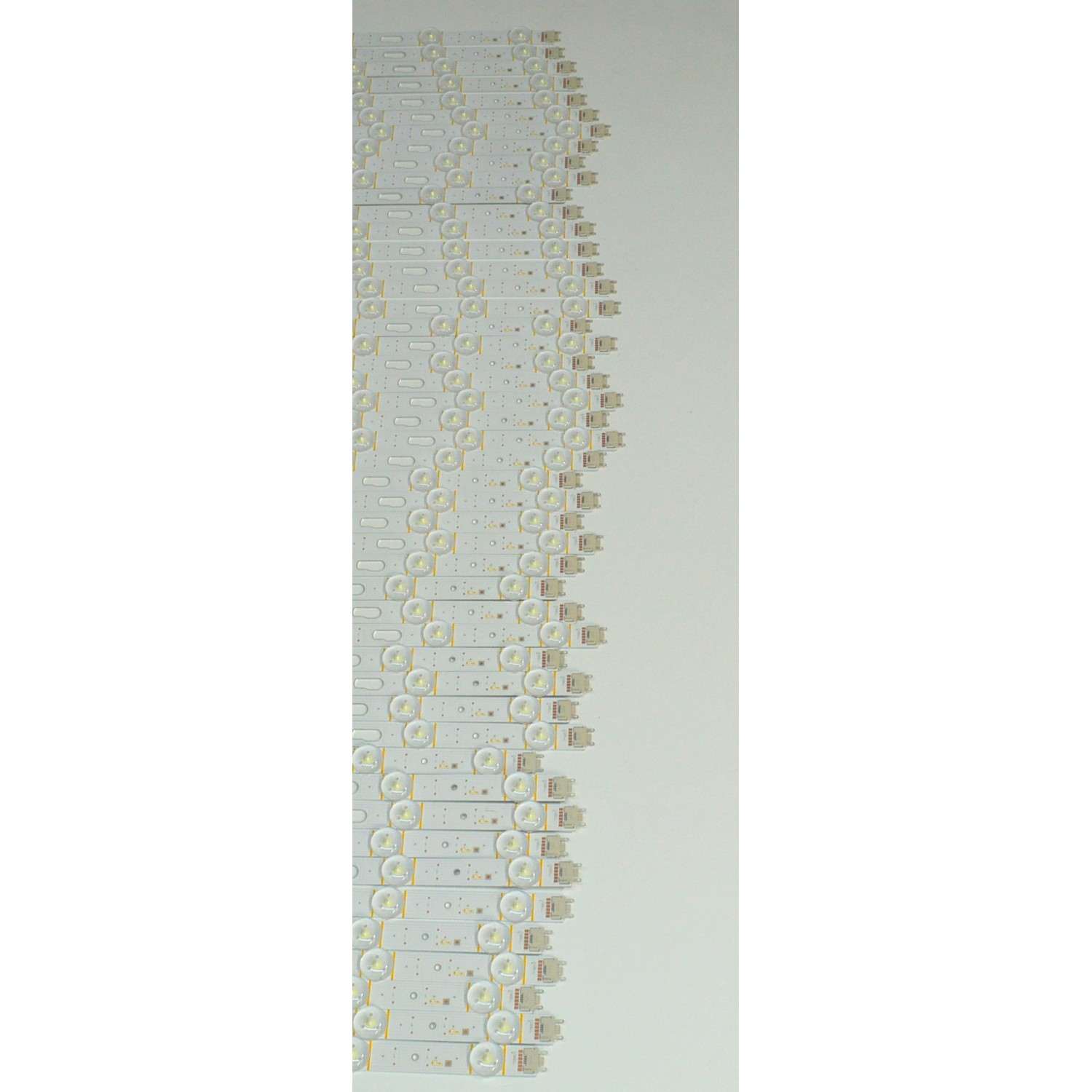 KIT DE LEDS ORIGINAL PARA TV SAMSUNG 48 PIEZAS / NUMERO DE PARTE BN96-60495A / QN80F 85INCH REV00 / QN80F / 60495A / PANEL CY-TF085RMAV1H / DISPLAY T850QVN04.H / BN96-60288A / MODELO QN85QN80FDFXZA / QN85QN80FDFXZA AA01 - Imagen 4