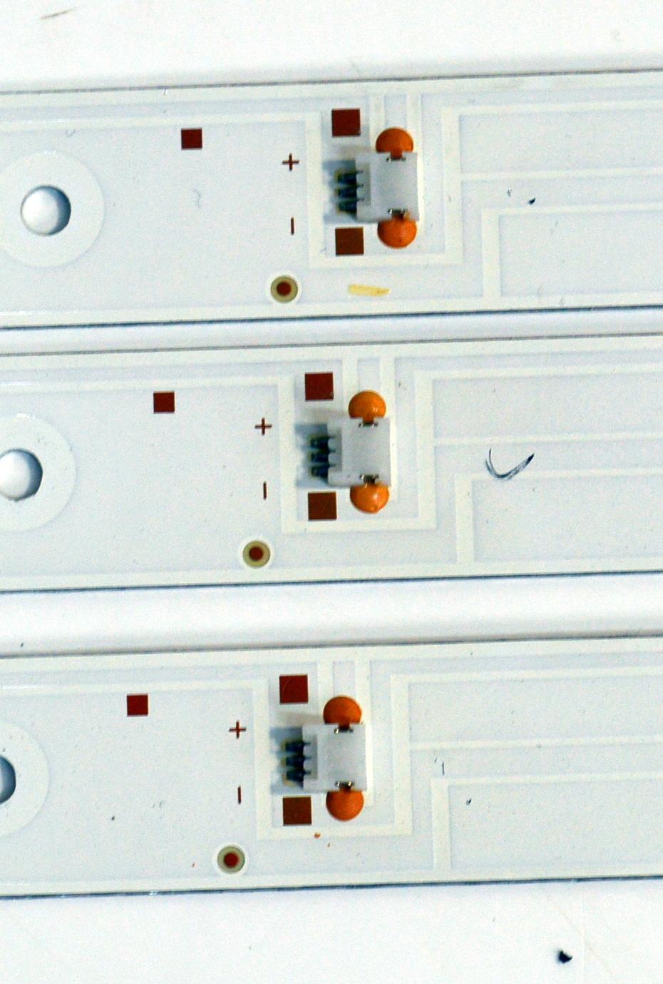 KIT DE LEDS ORIGINAL PARA TV ONN 3 PIEZAS / NUMERO DE PARTE 6501L771000010 / 12-40C3X9-771.3X17-3528-170810 / 23010403900020 / 8149010040005 / YF-A12M004HJED-0001 / PANEL K550WDGF / DISPLAY LC550EQC (SM)(A4) / MODELO 100012586 55" - Imagen 4
