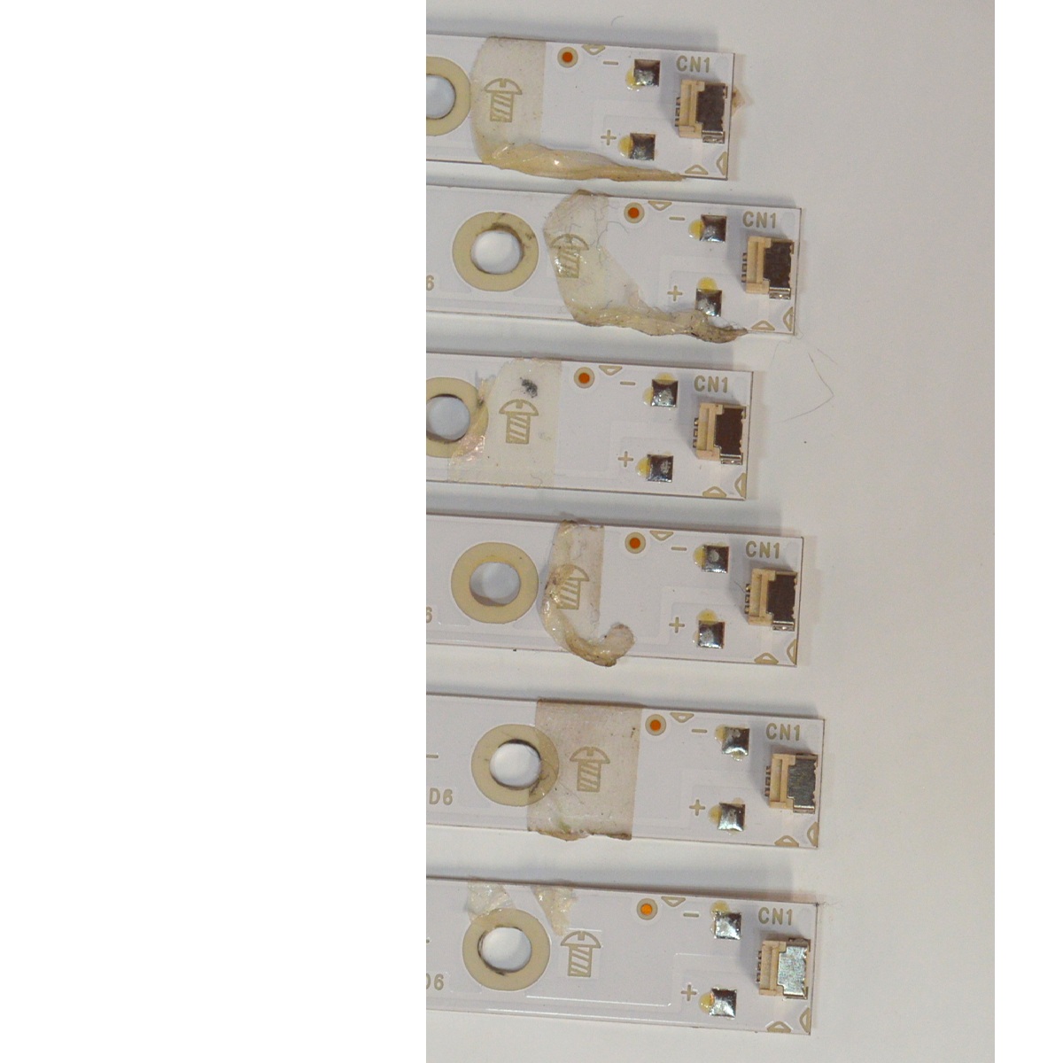 KIT DE LEDS ORIGINAL PARA TV INSIGNIA 12 PIEZAS / NUMERO DE PARTE LB6509U / LB6509U V1 / LB6509U V0 / 20231013-C10 / 210BZ05DLB33MBP08L / 210BZ06DRB33MBP08L / PANEL TPT650WR-QVN07.U / MODELO NS-65F301NA23 - Imagen 4