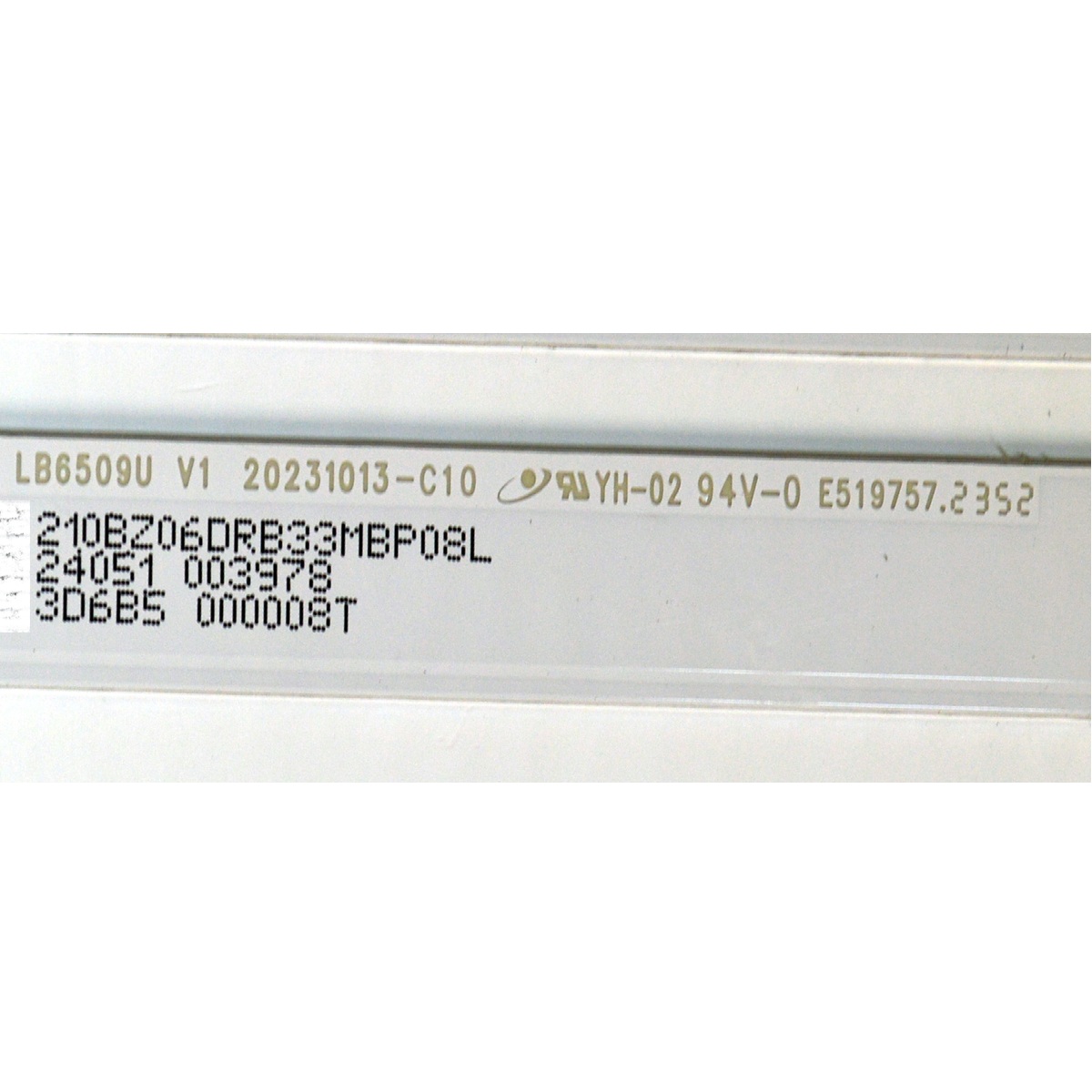 KIT DE LEDS ORIGINAL PARA TV INSIGNIA 12 PIEZAS / NUMERO DE PARTE LB6509U / LB6509U V1 / LB6509U V0 / 20231013-C10 / 210BZ05DLB33MBP08L / 210BZ06DRB33MBP08L / PANEL TPT650WR-QVN07.U / MODELO NS-65F301NA23 - Imagen 2