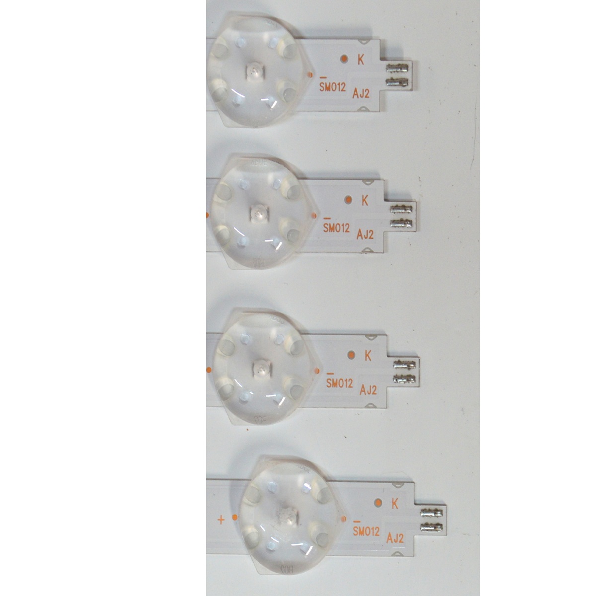 KIT DE LEDS ORIGINAL PARA TV ROKU SELECT SERIES 4 PIEZAS / NUMERO DE PARTE LED55D12A-ZC62AG-11BDF / 30355012008BD / B005P00105667A / 230821AC08 / 5500M015 / DISPLAY ST5461D18-2 / MODELO 55R4A5R - Imagen 2