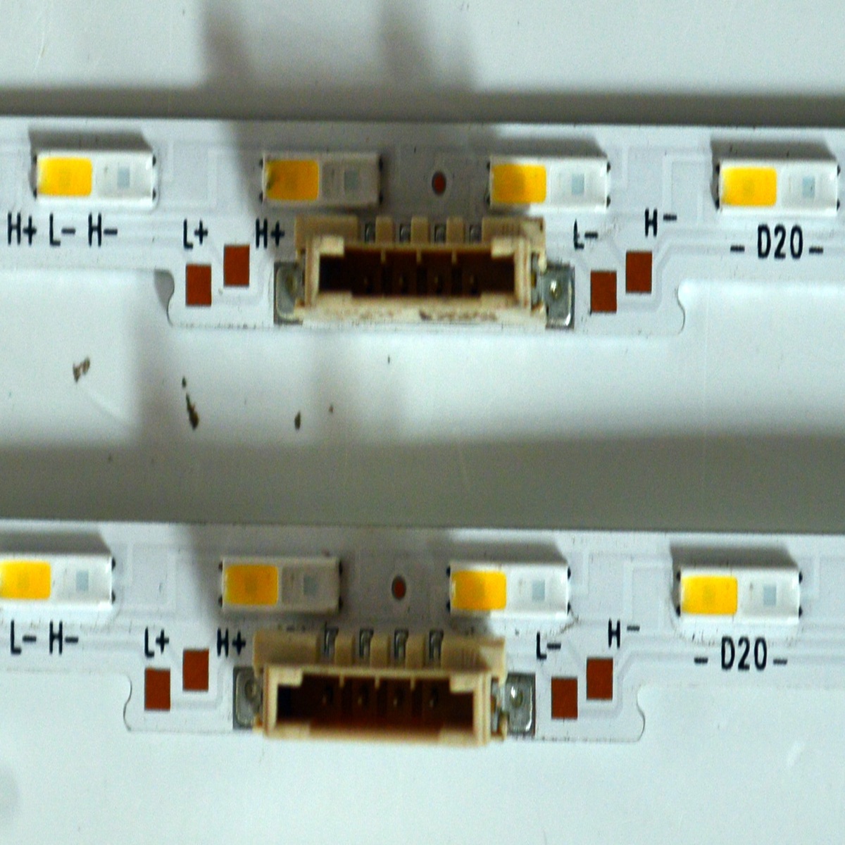 KIT DE LEDS ORIGINAL PARA TV SAMSUNG 2 PIEZAS / NUMERO DE PARTE JL.E430C1720 / JL.E430C1720-408CS-R8P-M-HF / DISPLAY T430QVN03.J / MODELO QN43Q60CAFXZA / QN43Q60CAFXZA AA02 - Imagen 2