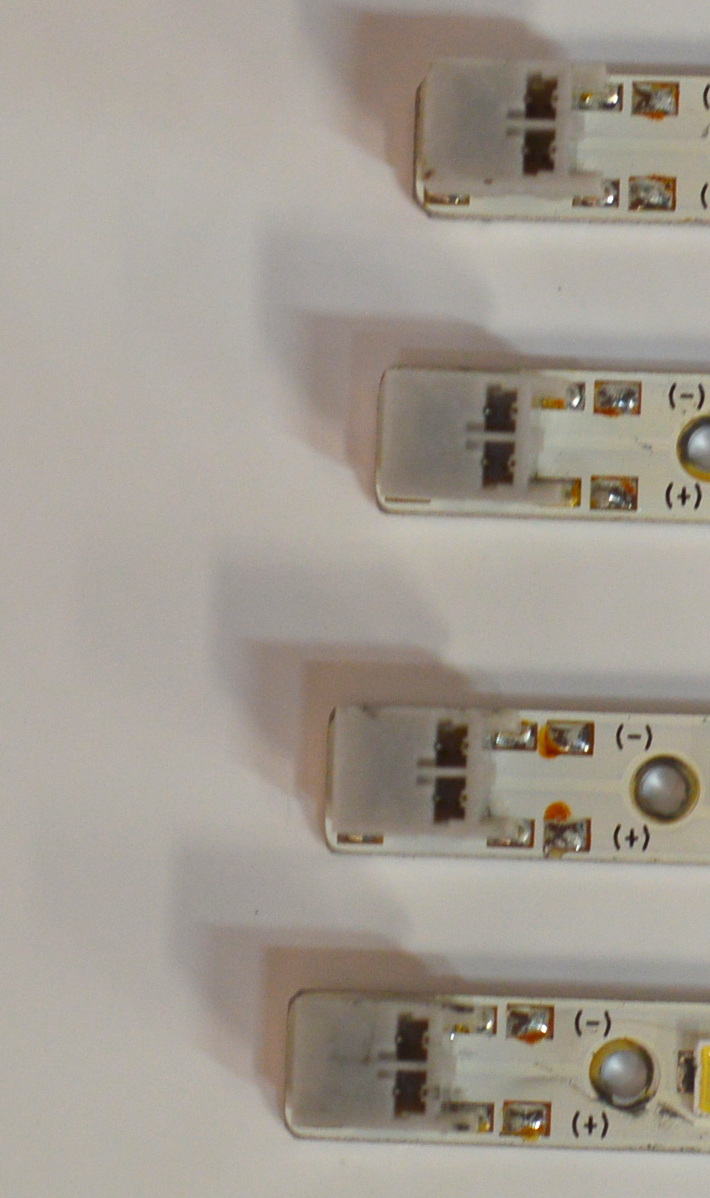 KIT DE LEDS ORIGINAL PARA TV SAMSUNG 4 PIEZAS / NUMERO DE PARTE SLED 2010SVS40 / SLED 2010SVS40 240HZ_64 0D V1.0 / MS1 M2410 / PANEL LTF400HQ02 / MODELO UN40C7000WFXZA / UN40C7000WFXZA SQ01 - Imagen 2