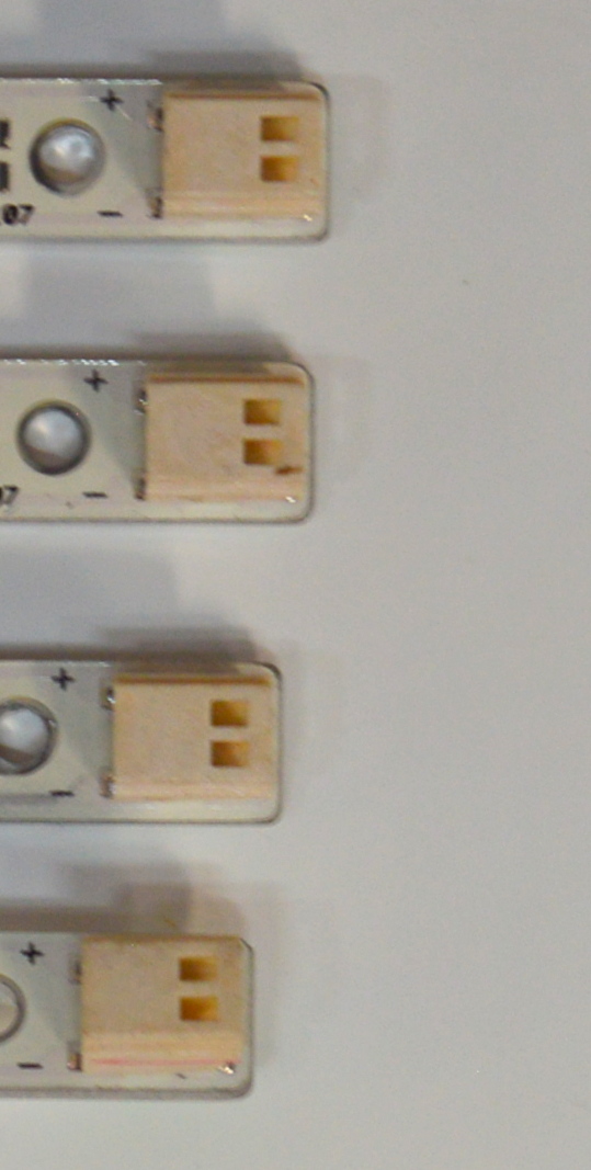 KIT DE LEDS ORIGINAL PARA TV PHILIPS 4 PIEZAS / NUMERO DE PARTE STS550A04 / STS550A04_S550A_70A5_100107 / PANEL LTA550HJ02 / MODELO 55PFL7505D/F7 - Imagen 2