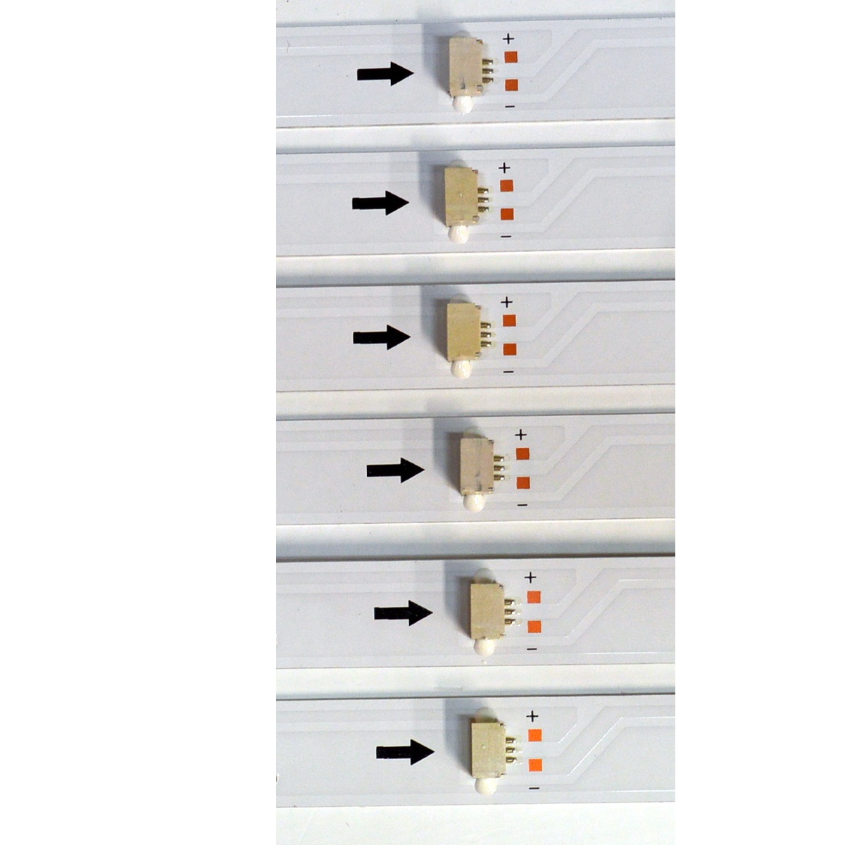 KIT DE LEDS ORIGINAL NUEVOS PARA TV / NUMERO DE PARTE JJ-0912-D50031101CM-S / 4L-ZX050T-JN011C / ZKR-1W47L / 251224JA-001489 / 250829 / MODELO 50" - Imagen 2