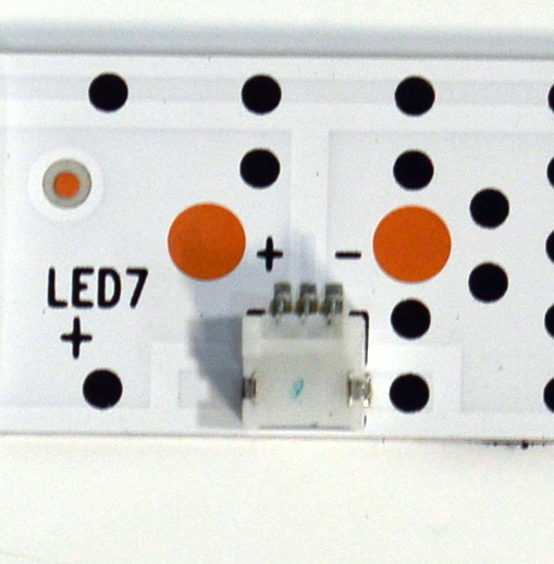 LED ORIGINAL PARA TV HISENSE 1 PIEZA / NUMERO DE PARTE HXLB24179 / JHD425K1F71-T0L2/2024091201/LL-HXLB24179 / 250722L5 / 0536 B1 3HUC / 1409286S00 / PANEL JHD425K1F71-T0L2\ROH / DISPLAY HV430FHB-F94 / MODELO 43A4NV / 43A4NV 43A40QUV - Imagen 4