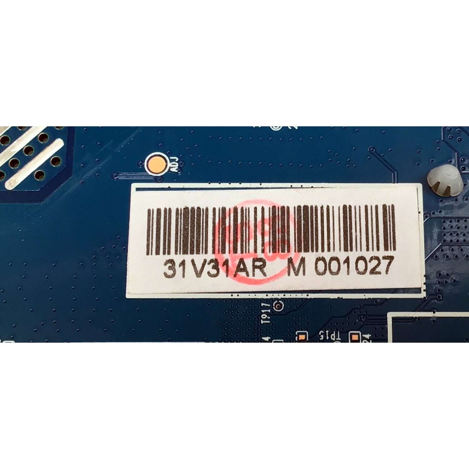 MAIN FUENTE COMBO ORIGINAL PARA TV DAEWOO ROKU TV / NUMERO DE PARTE MB-M9011-P-CL-0001 / MBA-RKM9011-FC-A0004 / 31V31AR / 2E08615A0 / PANEL C400Y21-G5 / DISPLAY V400HJ9-PE1 REV.C4 / MODELO DAW40FR - Imagen 5