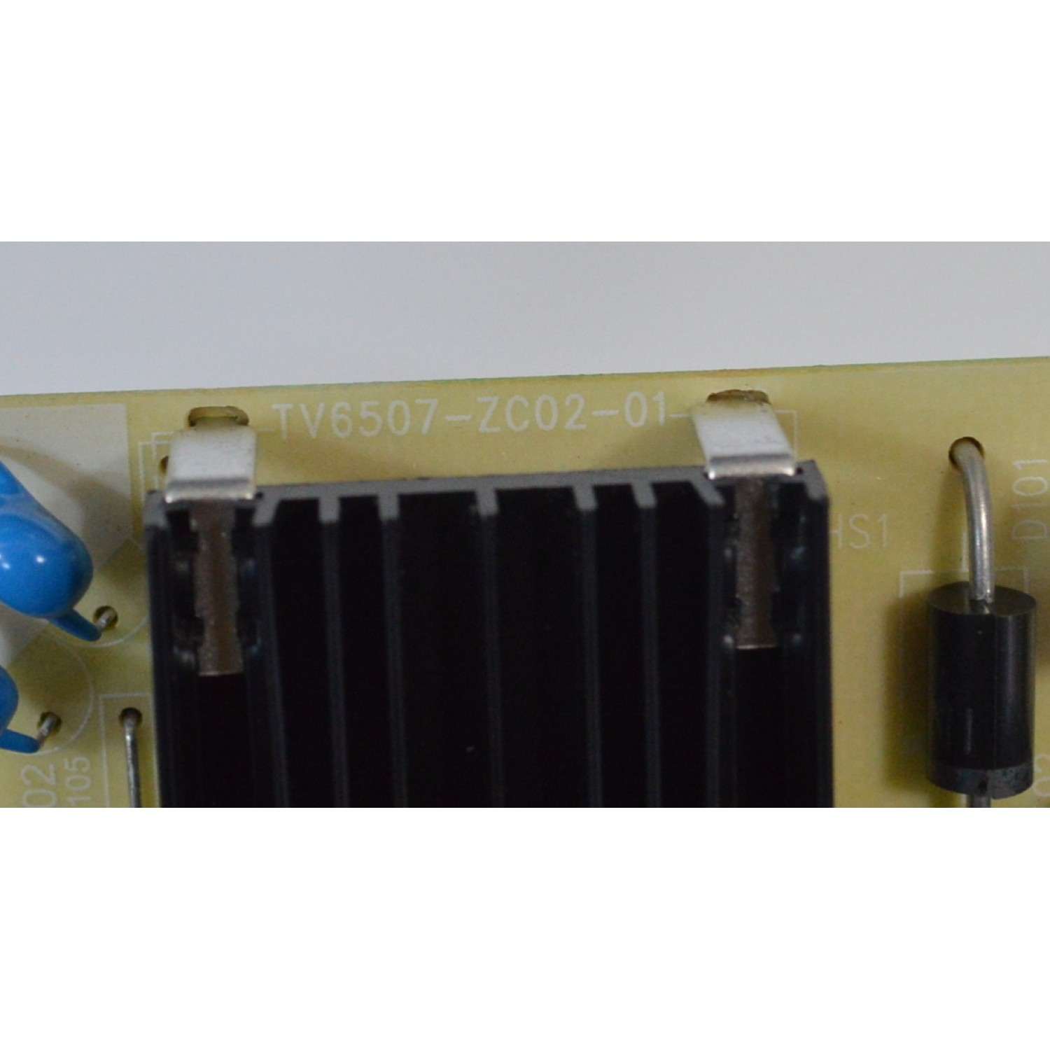 FUENTE DE PODER PARA TV ONN ORIGINAL / NUMERO DE PARTE 514C6507M08 / TV6507-ZC02-01 / E021M716-B1 / M08/5806-01305 / 20231210 / 2010127429 / DISPLAY JE695R3HD2L / MODELO 100012588 70" - Imagen 4