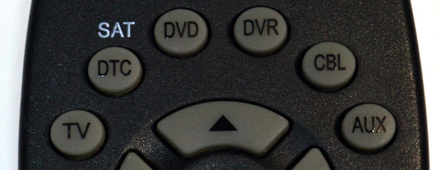 CONTROL REMOTO ORIGINAL NUEVO PARA OPERAR MULTIPLES DISPOSITIVOS DE ENTRENIMIENTO COMO TV / DVD / DVR / CABLE / SAT / AUX / ES COMPATIBLE CON UNA VARIEDAD DE MARCAS Y MODELOS / NUMERO DE PARTE LM-1079 - Imagen 4