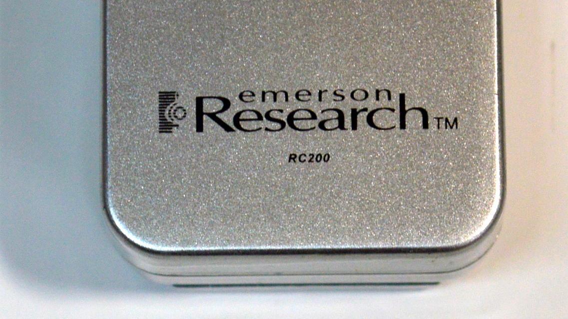 CONTROL REMOTO ORIGINAL EMERSON RESEARCH PARA PRODUCTOS ELECTRONICOS DE CONSUMO COMO RADIOS / REPRODUCTORES DE CD / SISTEMAS DE AUDIO / BASES PARA iPOD / NUMERO DE PARTE RC200 / IC200 - Imagen 3