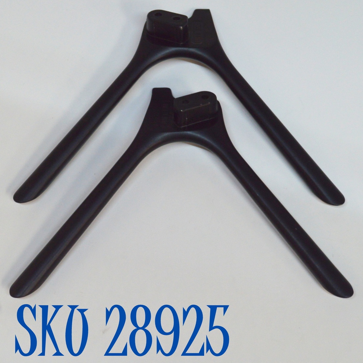 KIT DE BASES DE METAL ORIGINAL PARA TV HISENSE 2 PIEZAS / NUMERO DE PARTE 1480 / 1480-R / 1480-L / LT1-1 / MODELO 50H8F / 55H8F / 55R8F / 55R8F5
