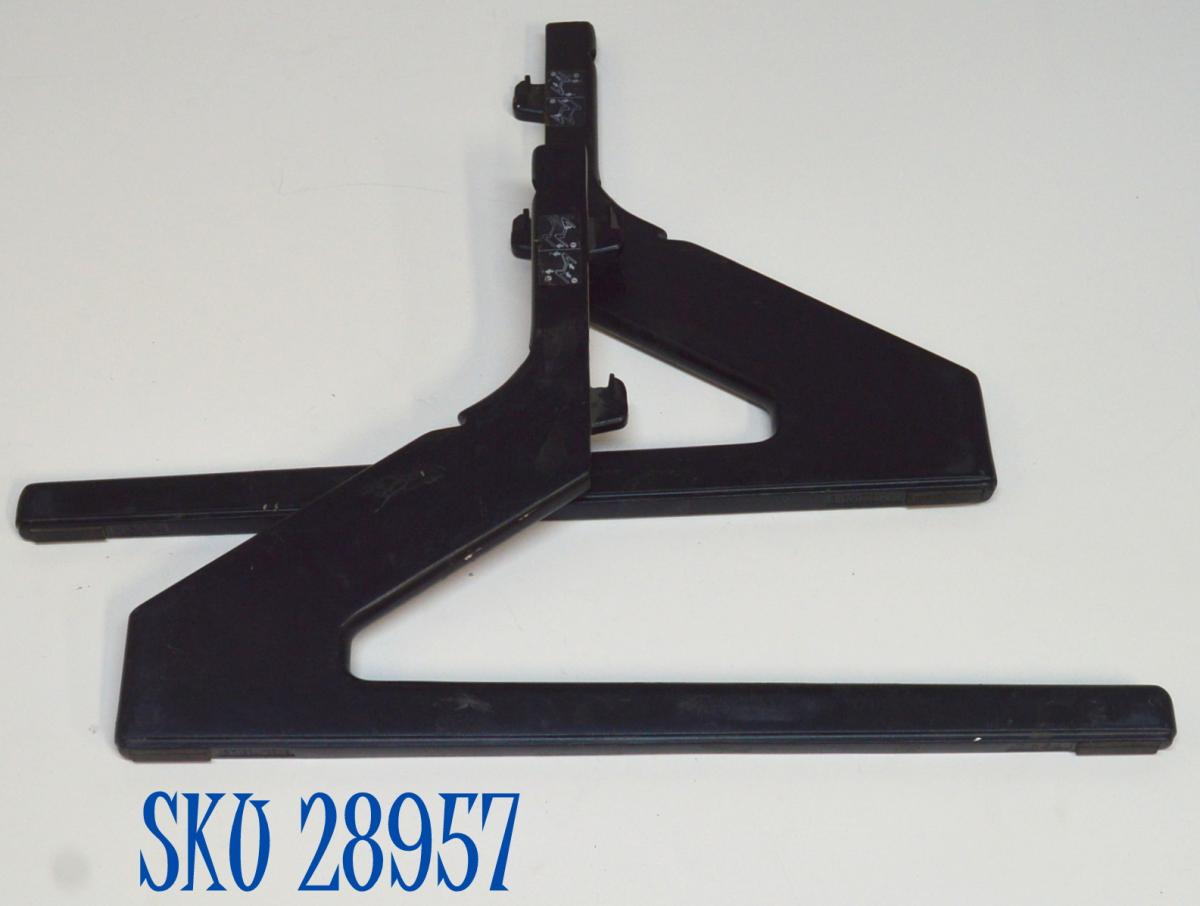 KIT DE BASES DE METAL ORIGINAL PARA TV SAMSUNG 2 PIEZAS / NUMERO DE PARTE BN96-47688A / BN96-47690A / BN63-17850A / BN63-17851A / MODELO QN75Q900RBFXZA