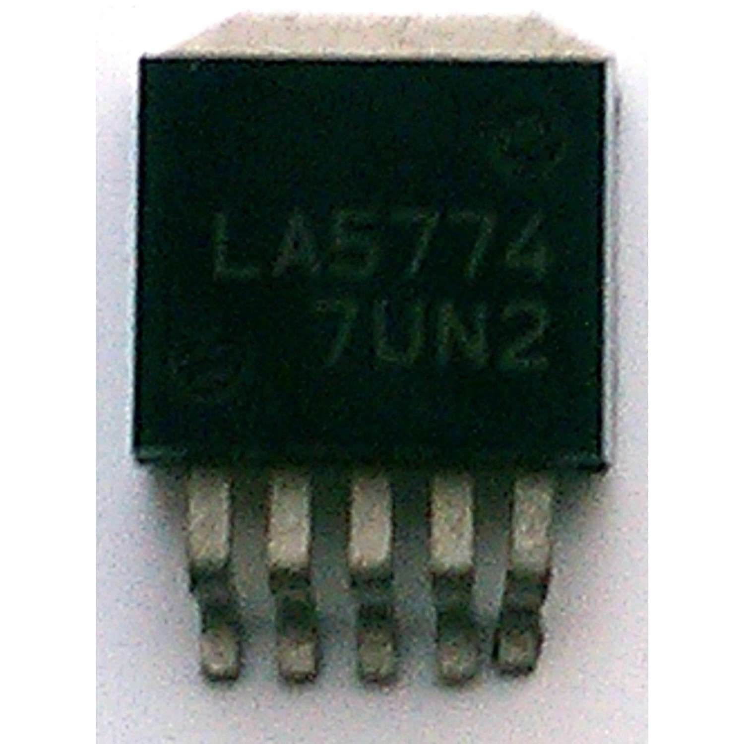 LOTE CON 10 PIEZAS / IC REGULADOR LA5774