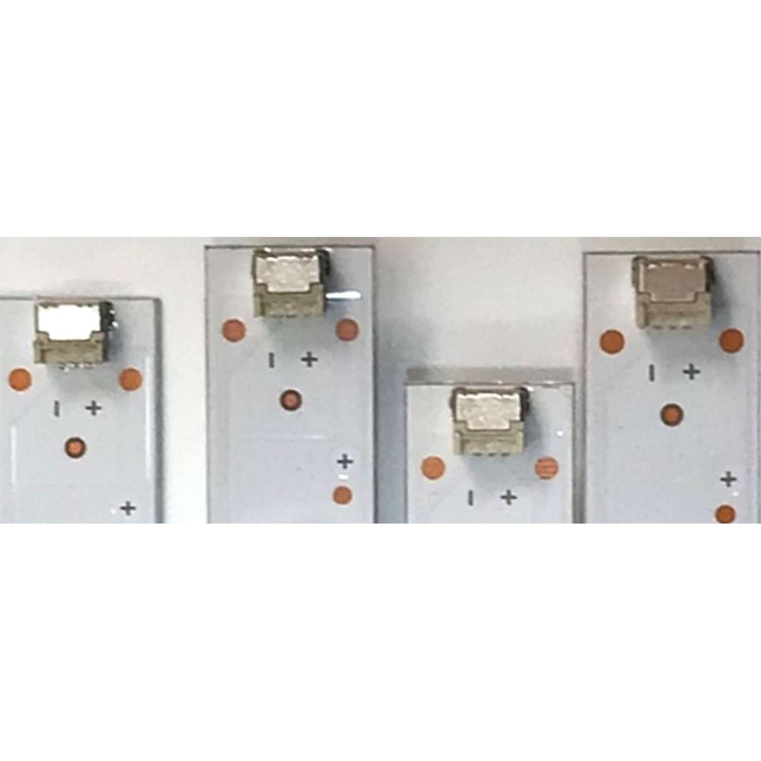 KIT DE LEDS PARA TV INSIGNIA ( 14 PZ ) / NUMERO DE PARTE LB-GM3030-GJBBY657X15 / LB-GM3030-GJBBY657X15-R-S / LB-GM3030-GJBBY657X15-L-S / PANEL TPT650WR-QVN07.U / MODELO NS-65F501NA22 / NS-65F501NA22 REV A - Imagen 4