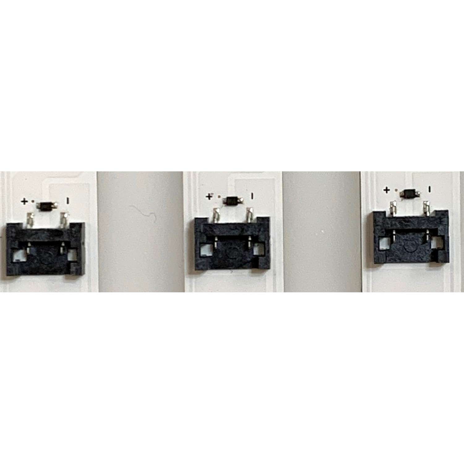 KIT DE LED'S PARA TV LG ( 4 PZ ) / NUMERO DE PARTE EAV65006601 / SSC_Y19.5_TRIDENT_55UM73 / PANNEL NC550DQG-ABHX3 /  200414 / MODELO 55UM73 / 55UN7300AUD - Imagen 4